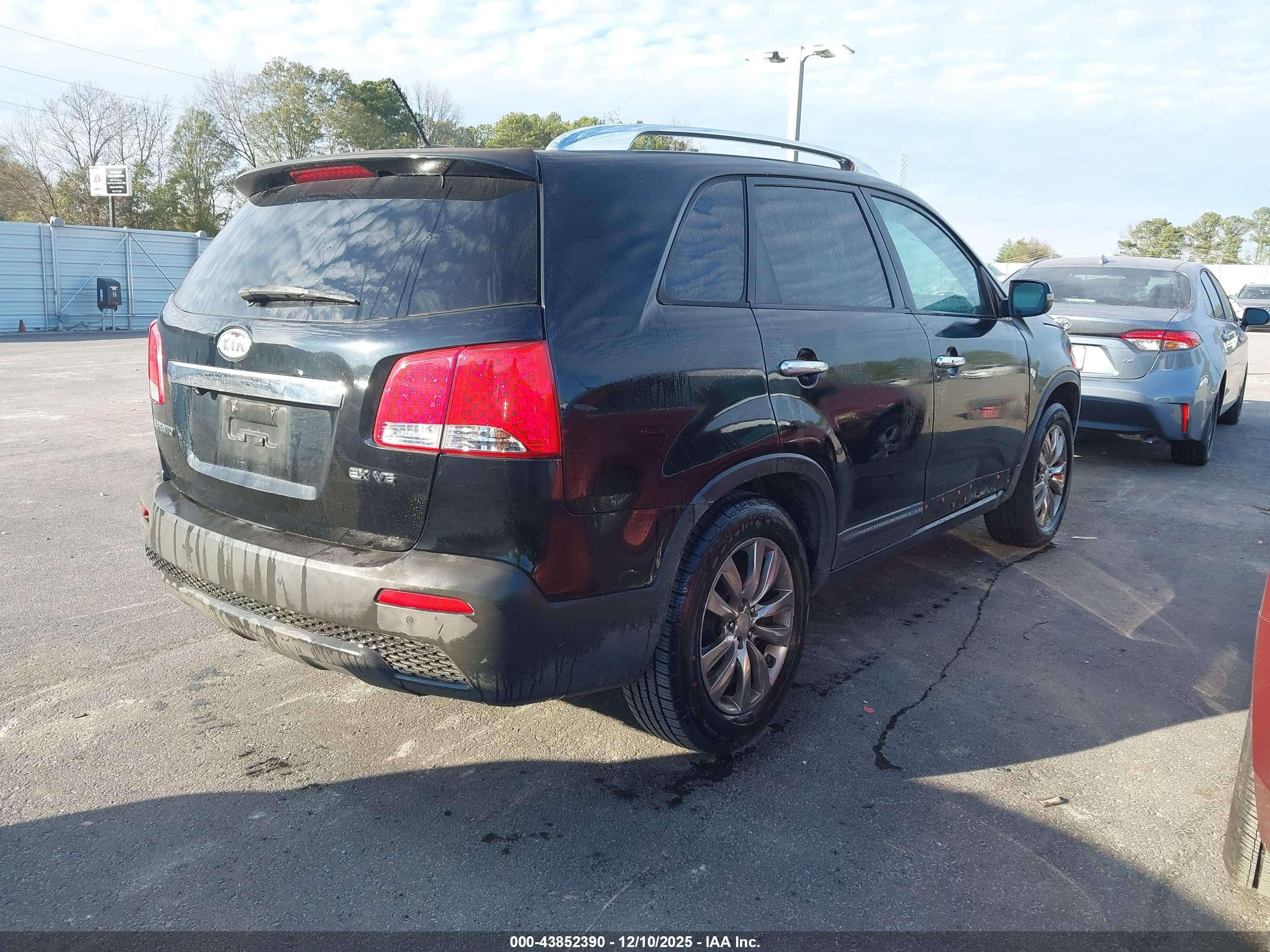 KIA SORENTO image 4