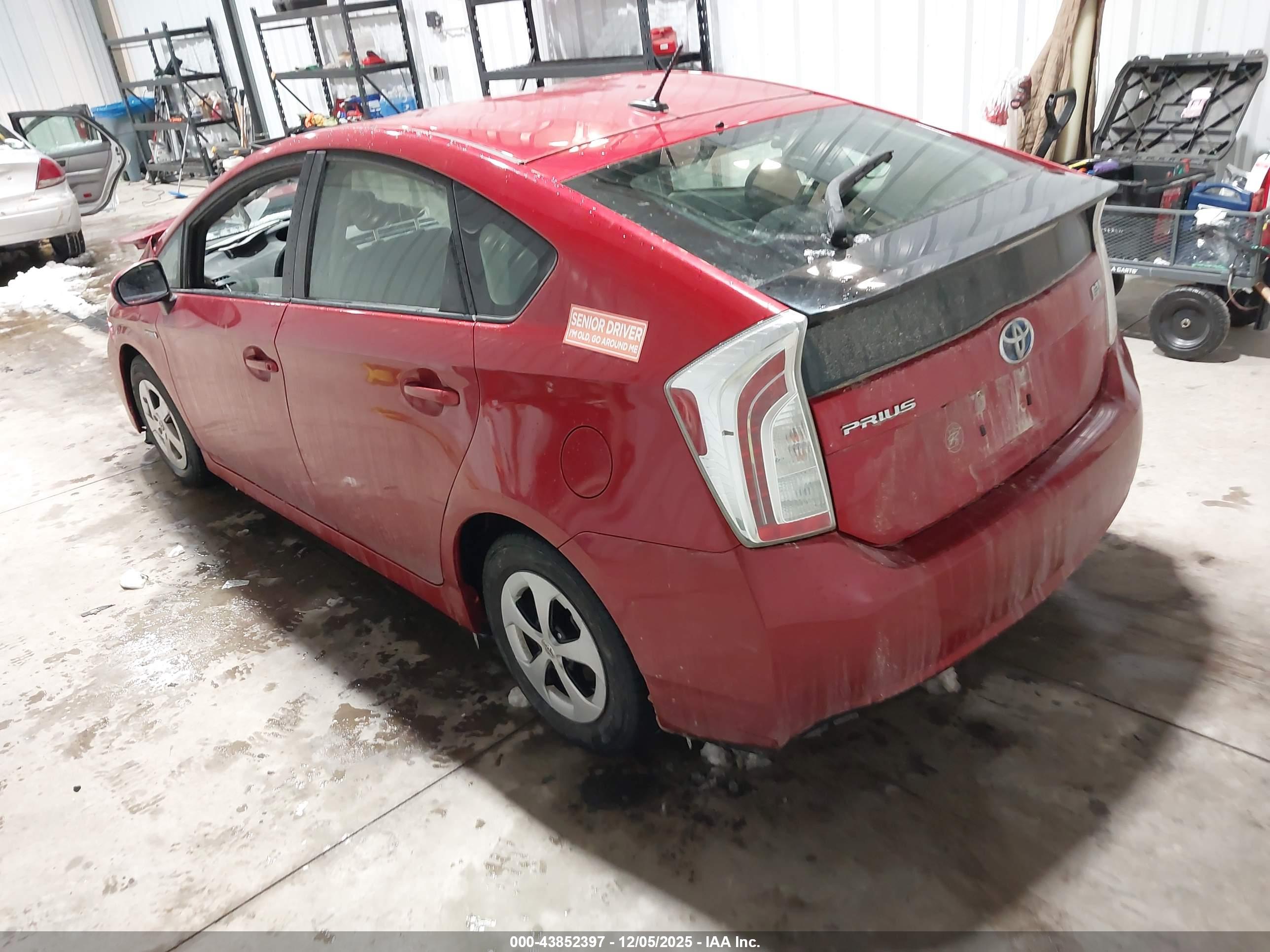 TOYOTA PRIUS image 3