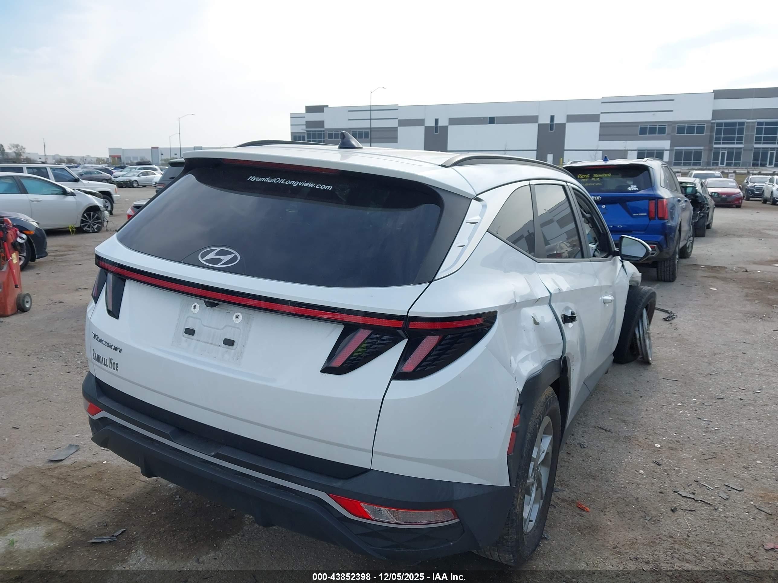 HYUNDAI TUCSON image 4