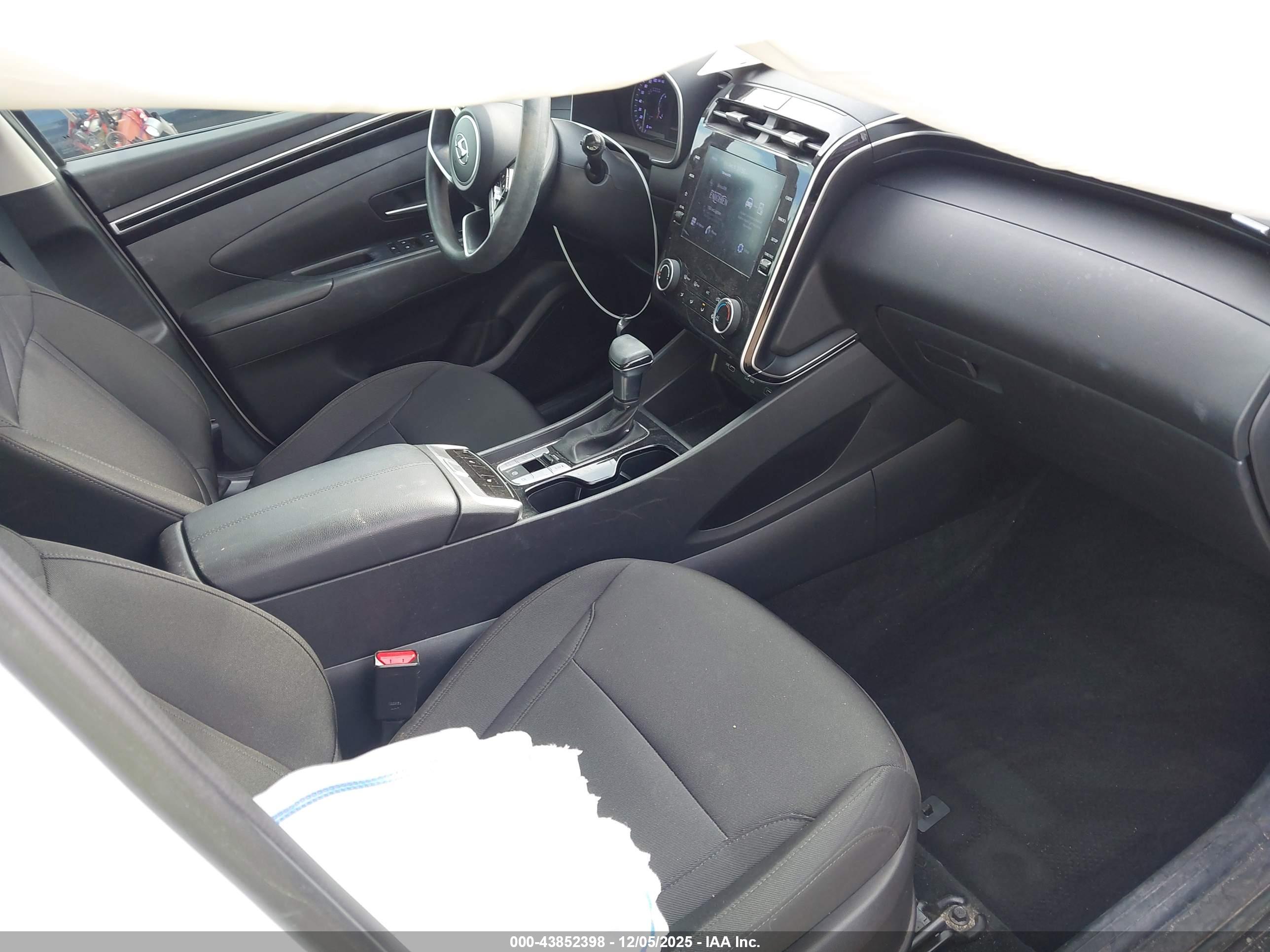 HYUNDAI TUCSON image 5