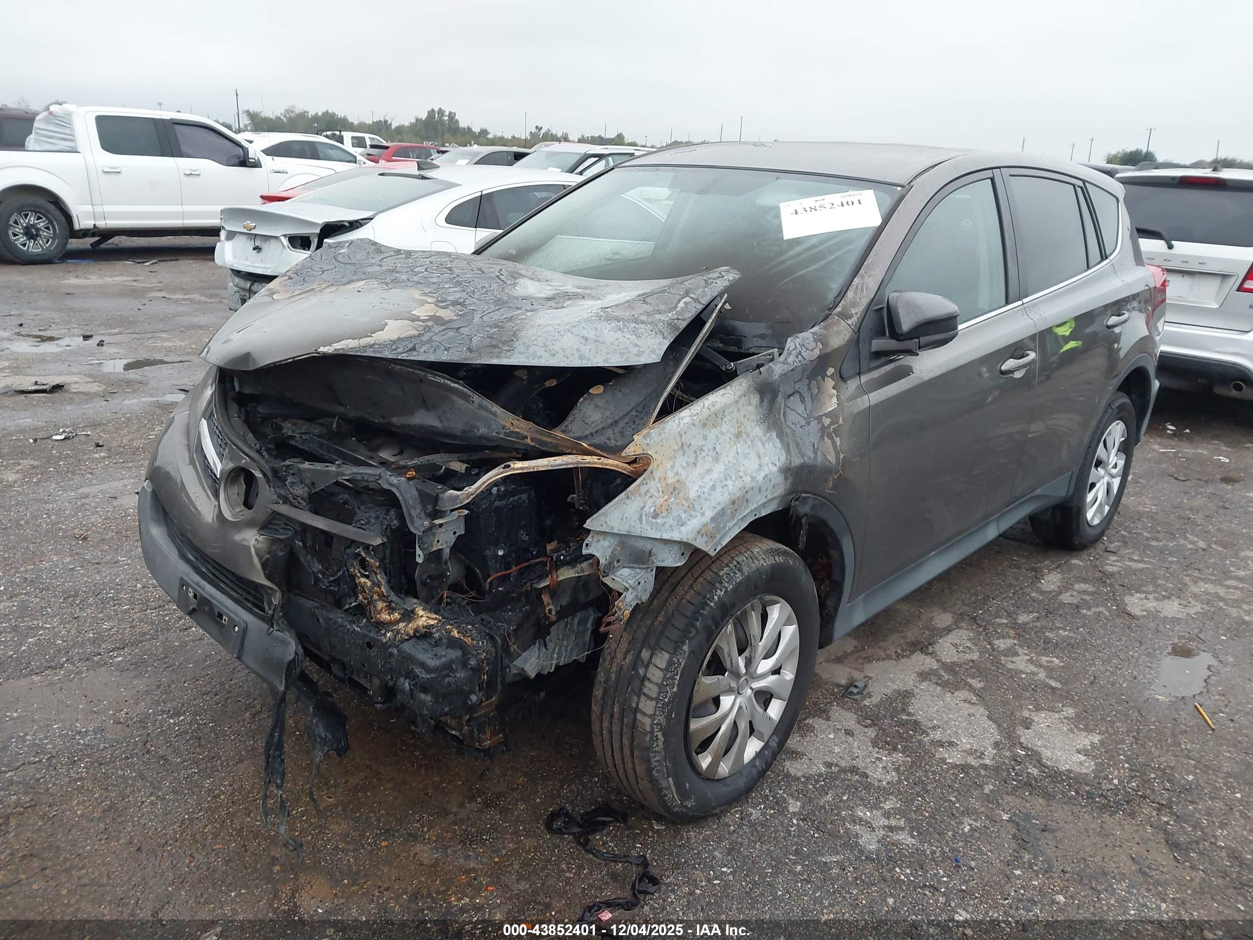 TOYOTA RAV4 image 2