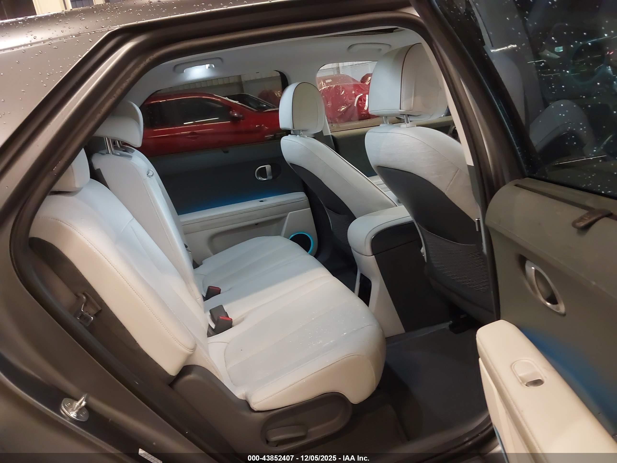 HYUNDAI IONIQ image 8