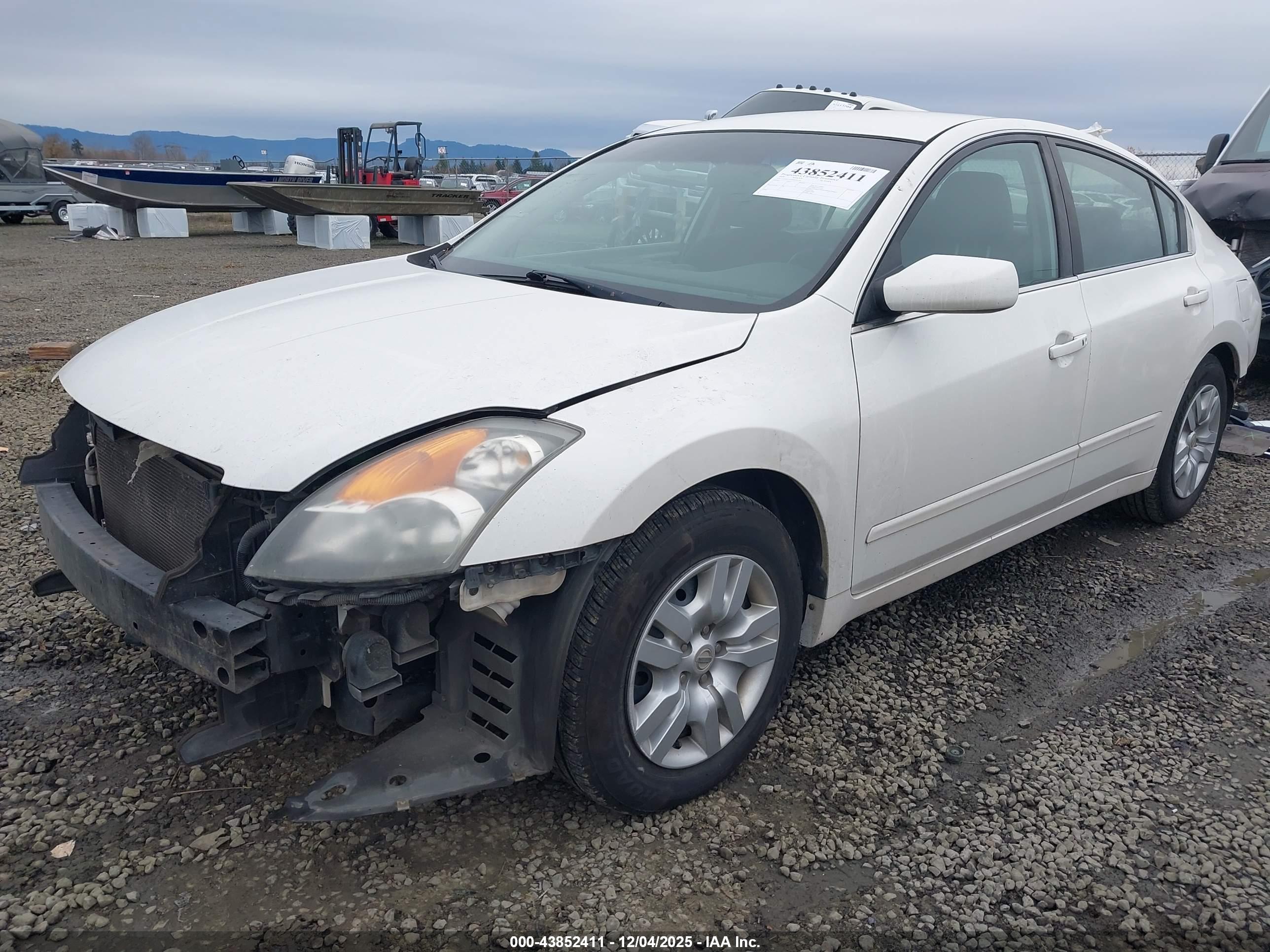 NISSAN ALTIMA image 2