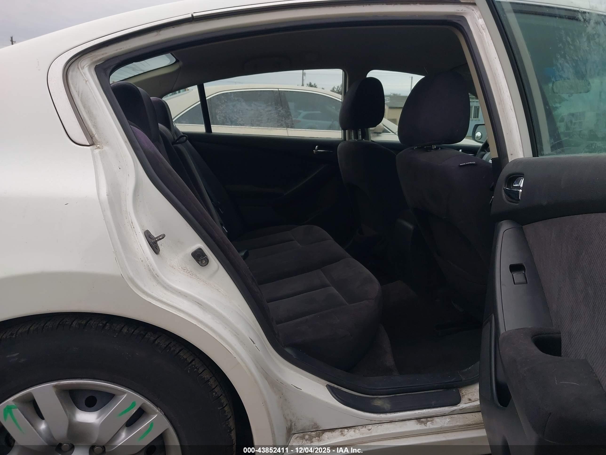 NISSAN ALTIMA image 8