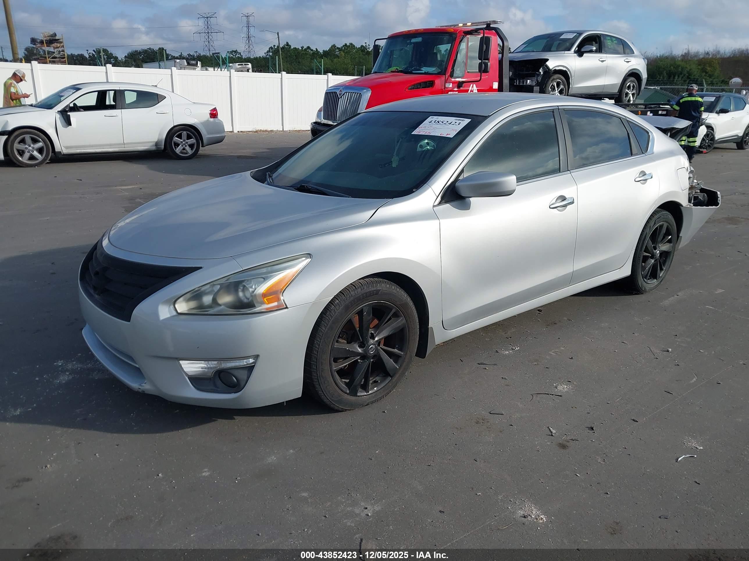 NISSAN ALTIMA image 2