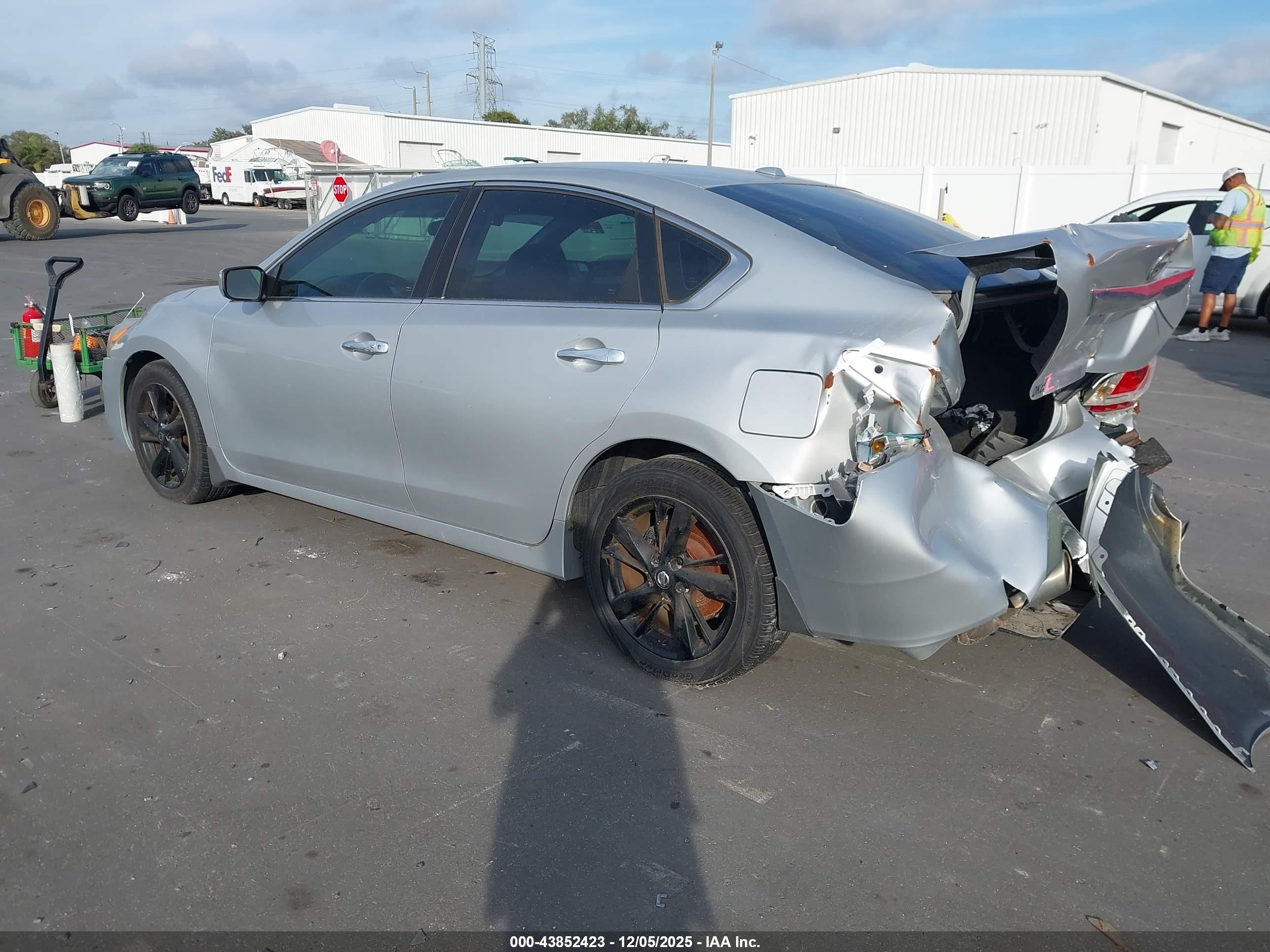 NISSAN ALTIMA image 3