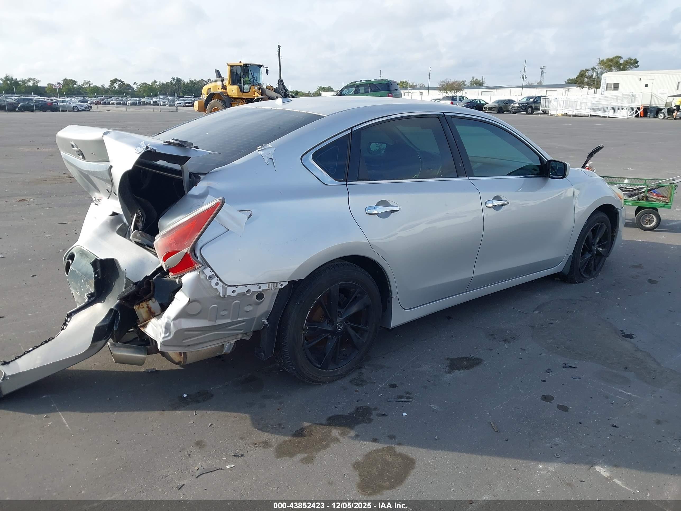 NISSAN ALTIMA image 4