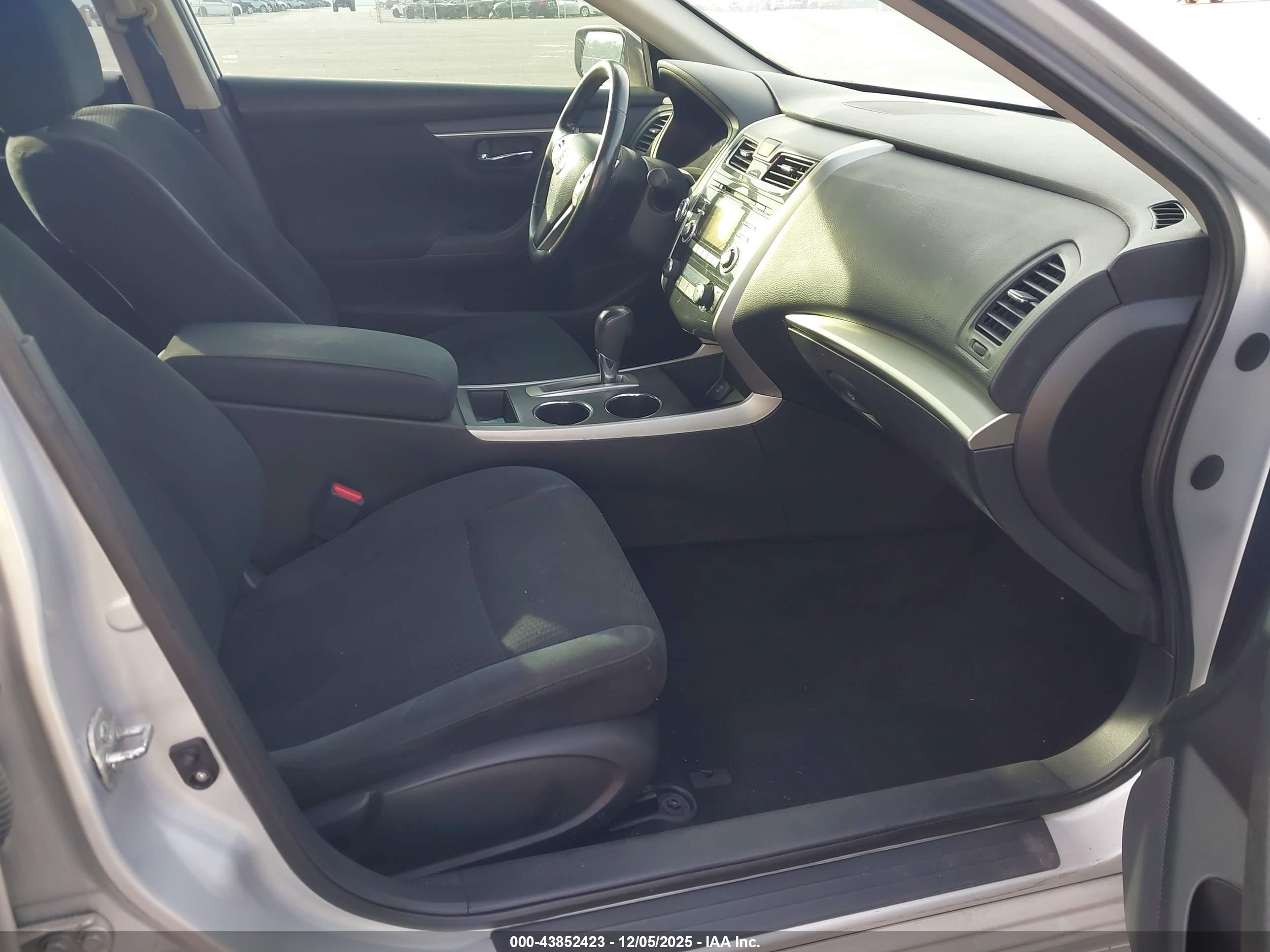 NISSAN ALTIMA image 5