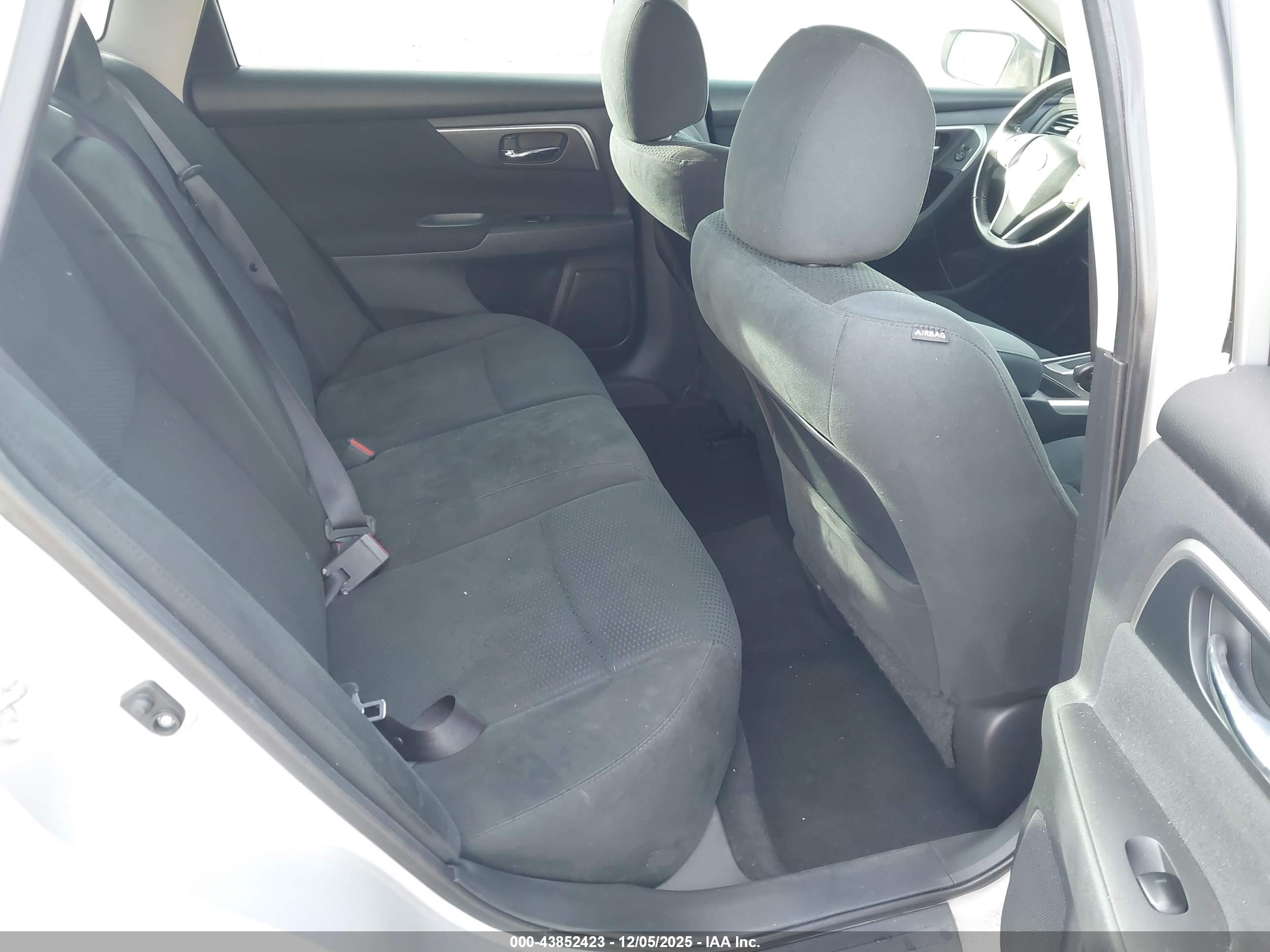 NISSAN ALTIMA image 8