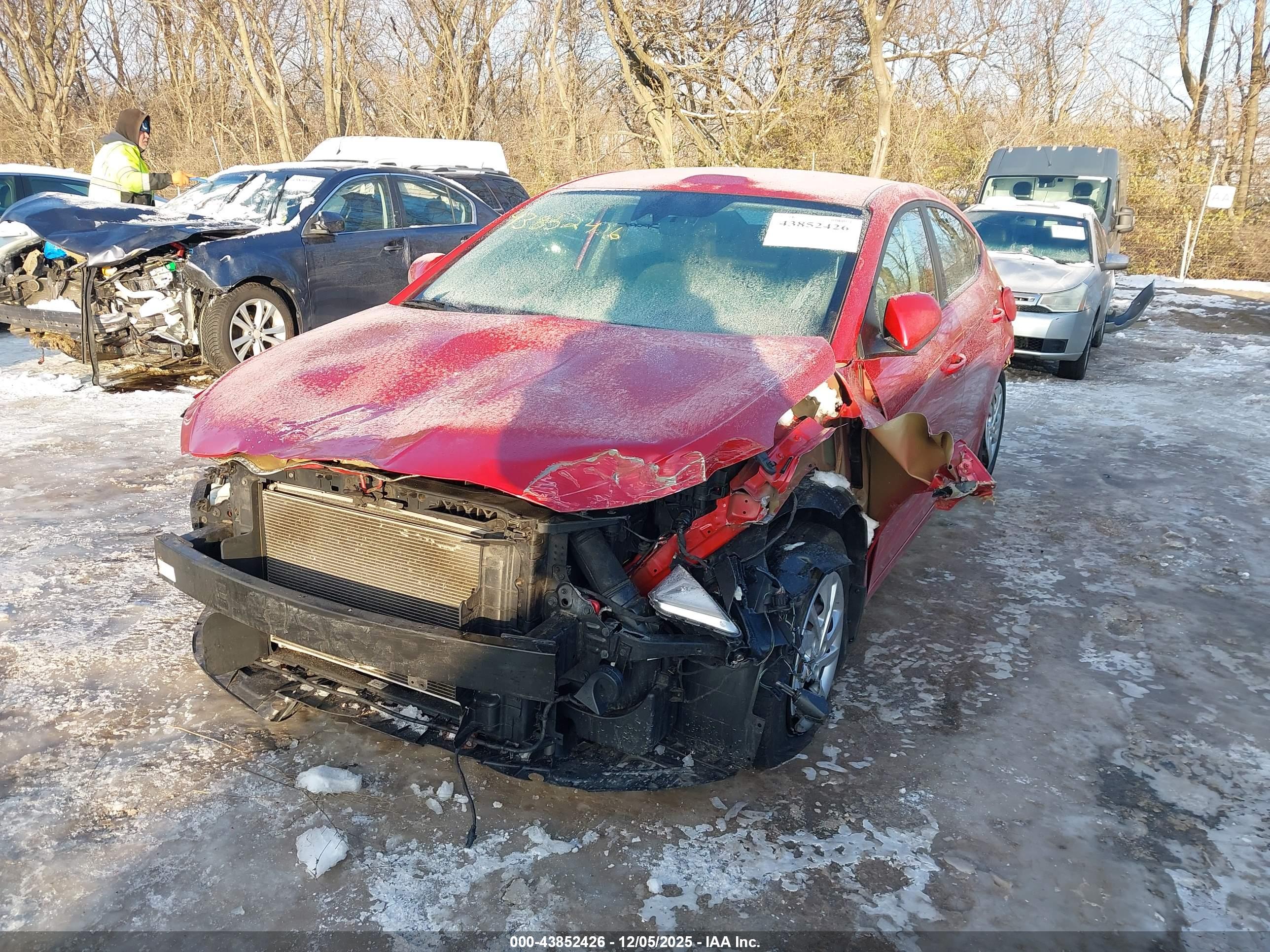 HYUNDAI ELANTRA image 2