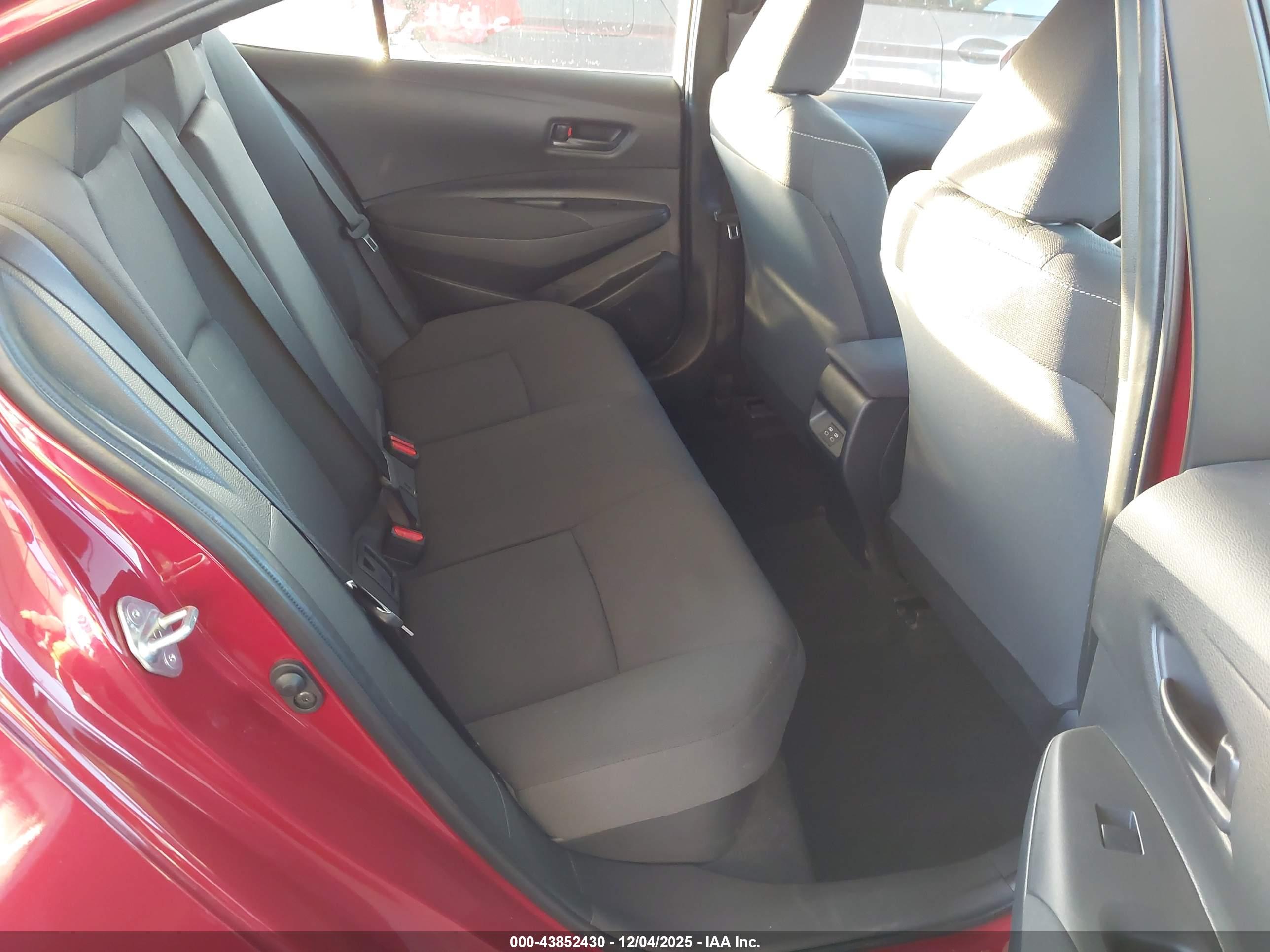 TOYOTA COROLLA image 8