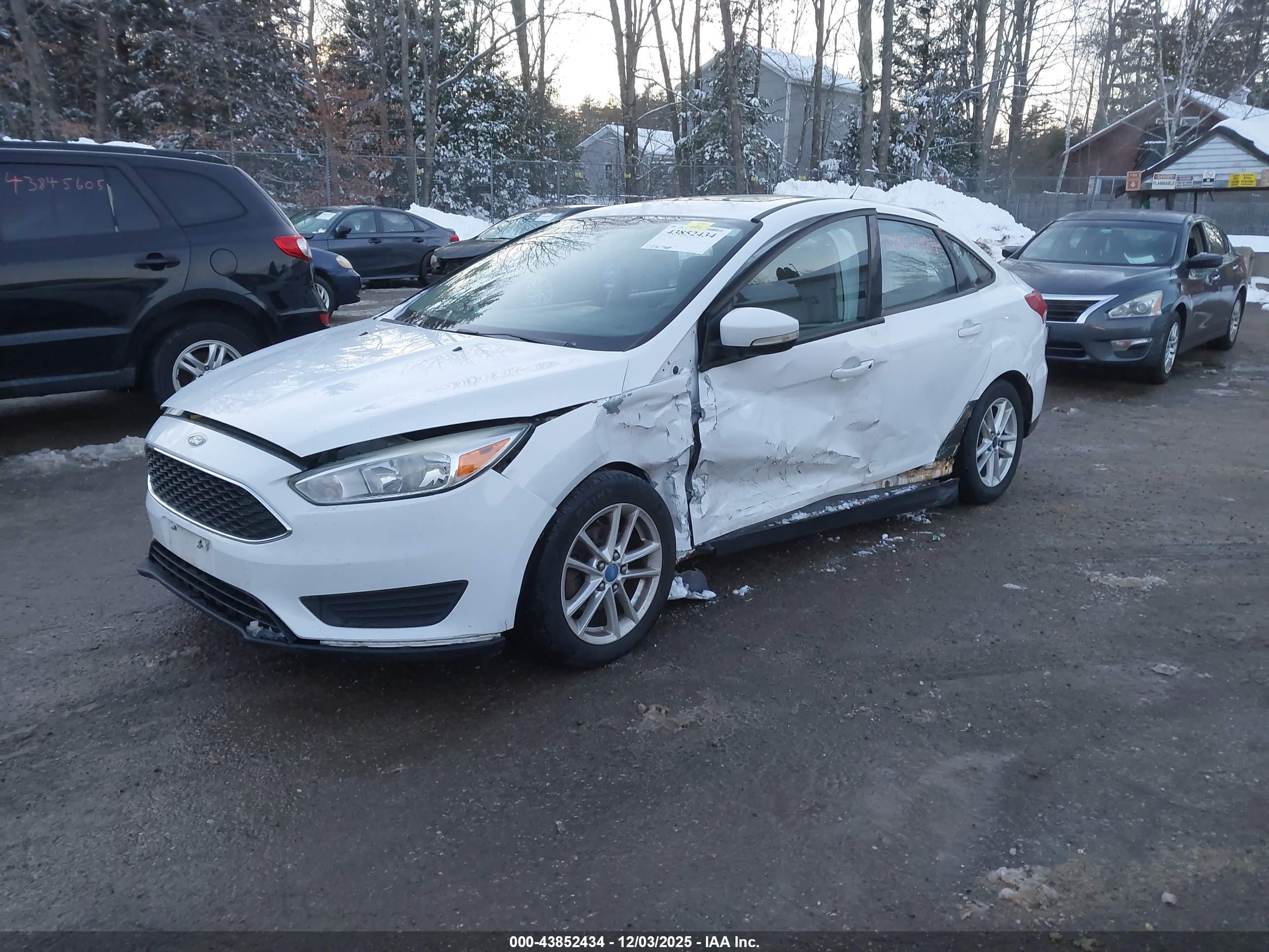 FORD FOCUS image 2