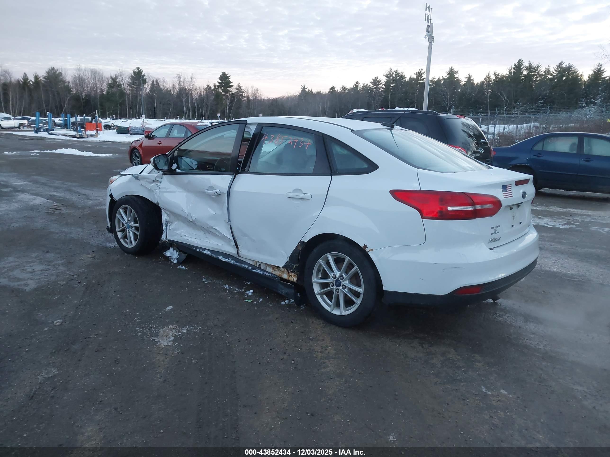 FORD FOCUS image 3