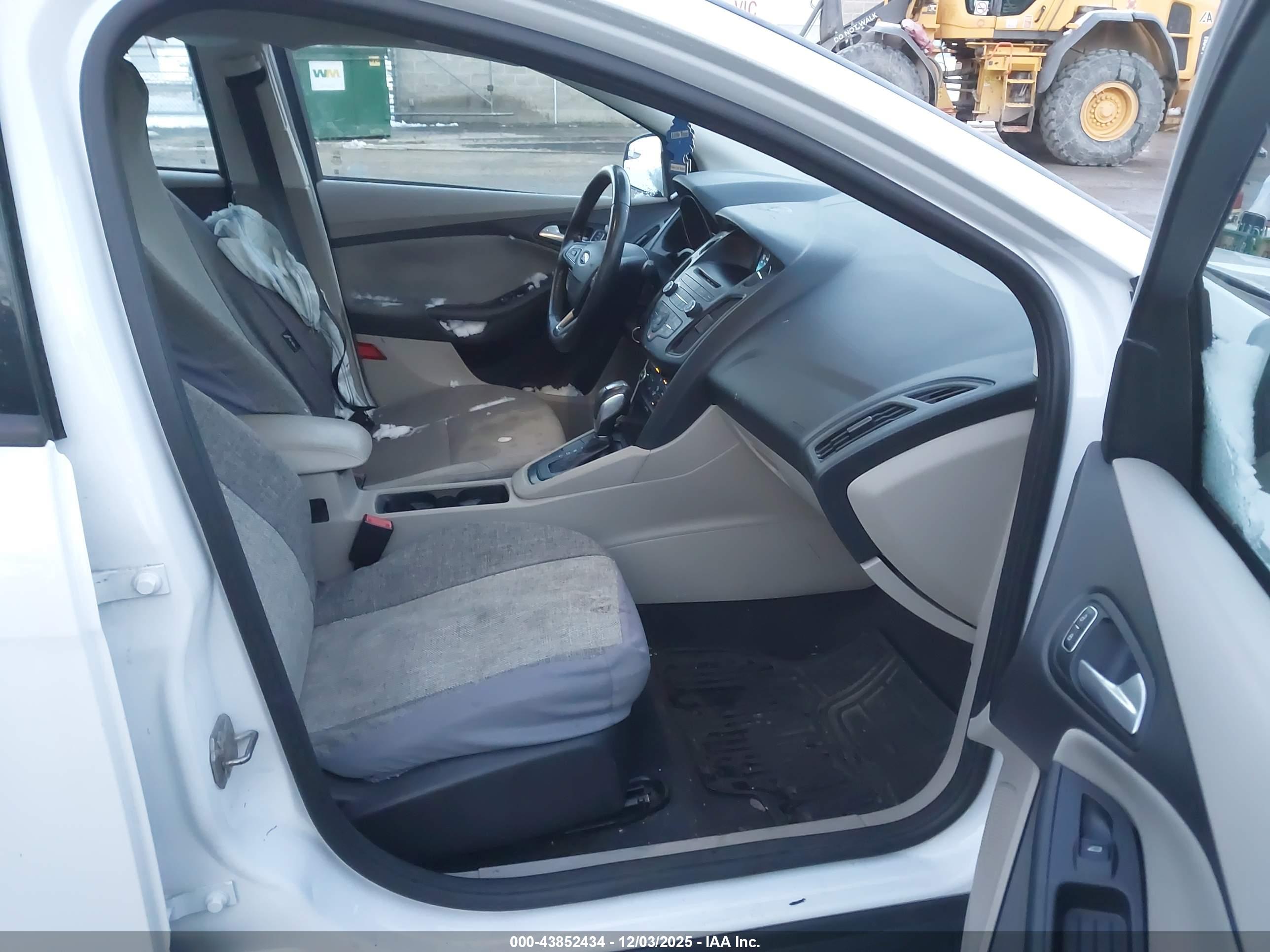 FORD FOCUS image 5