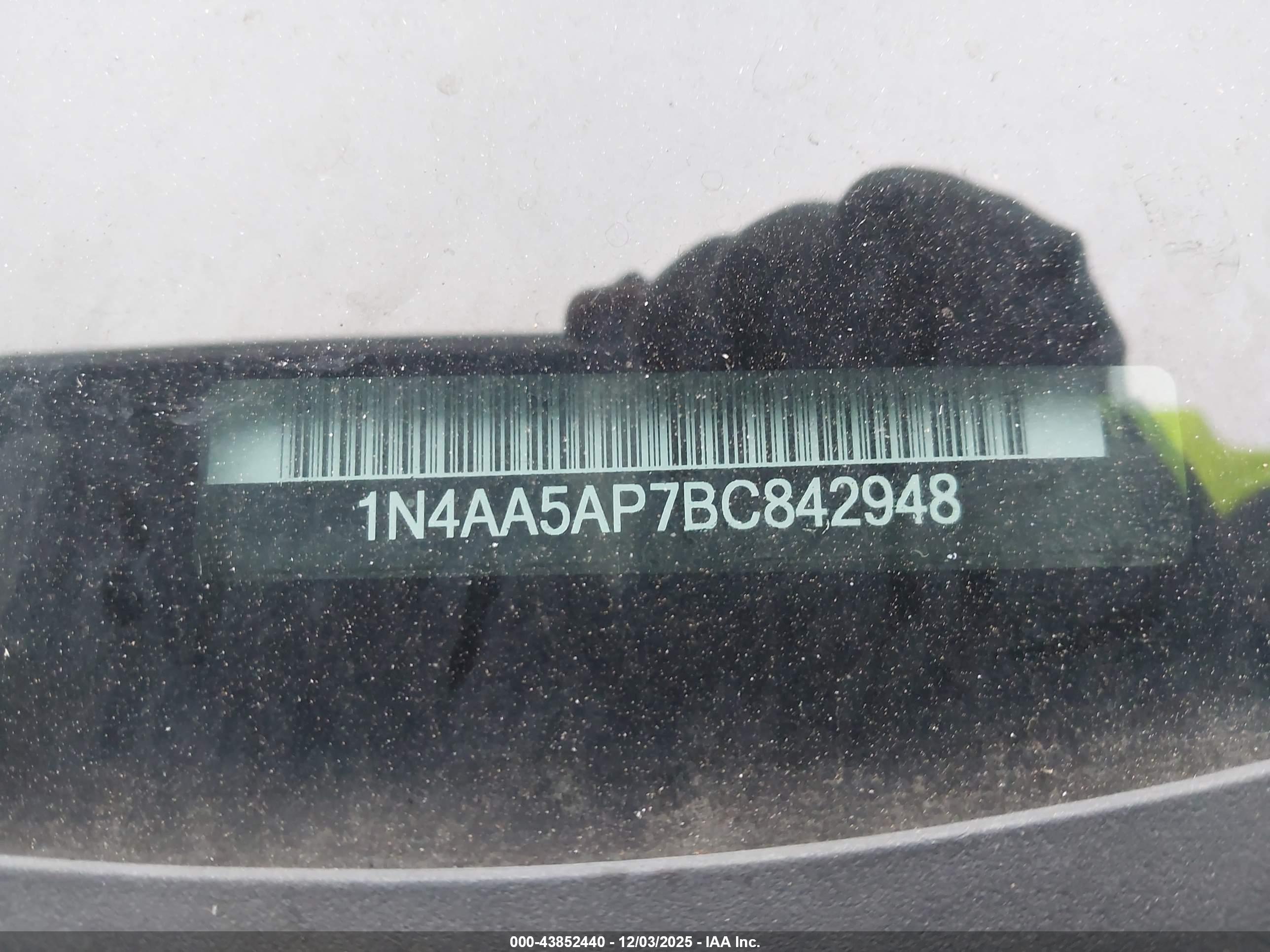 NISSAN MAXIMA image 9