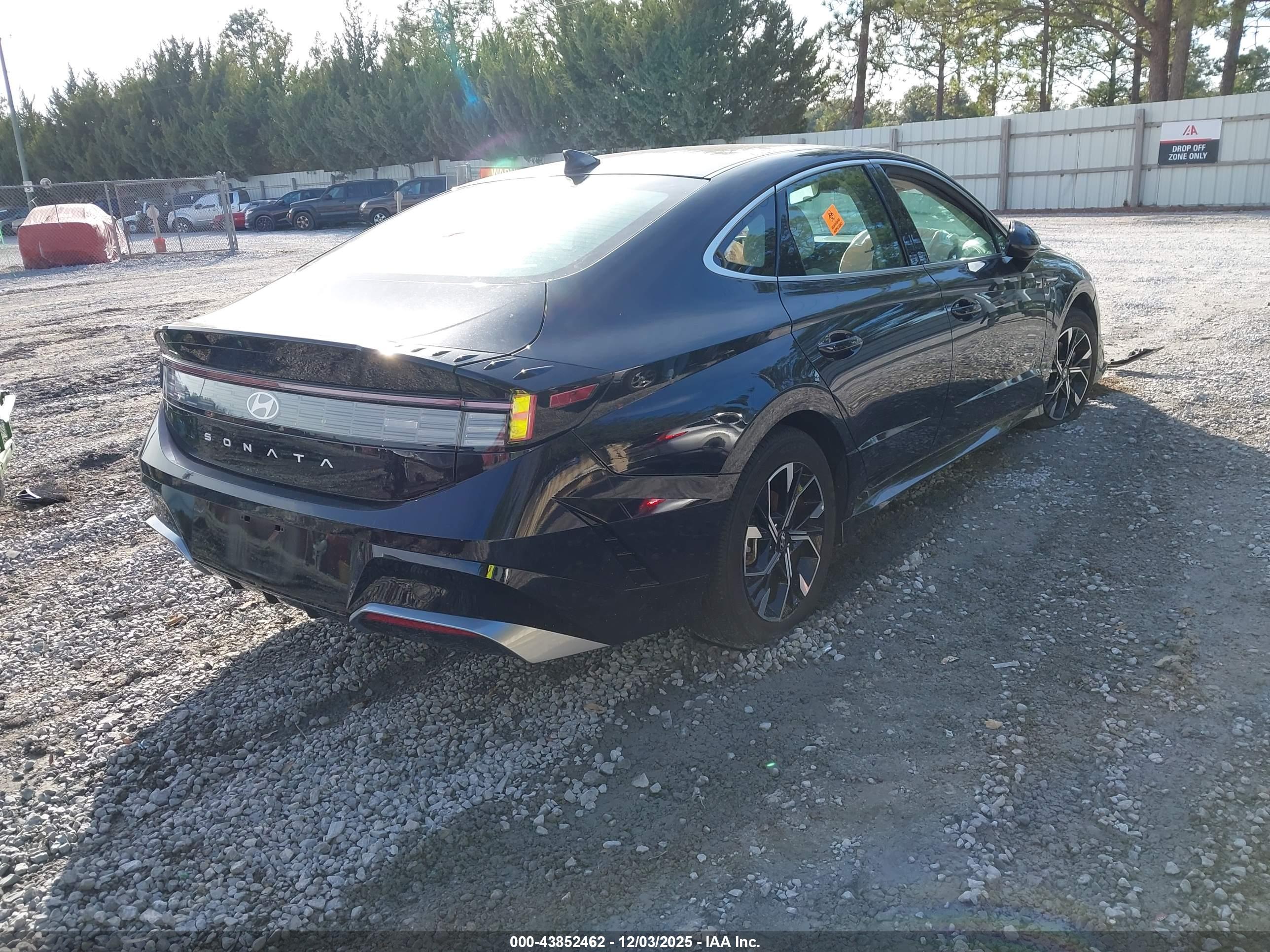 HYUNDAI SONATA image 4