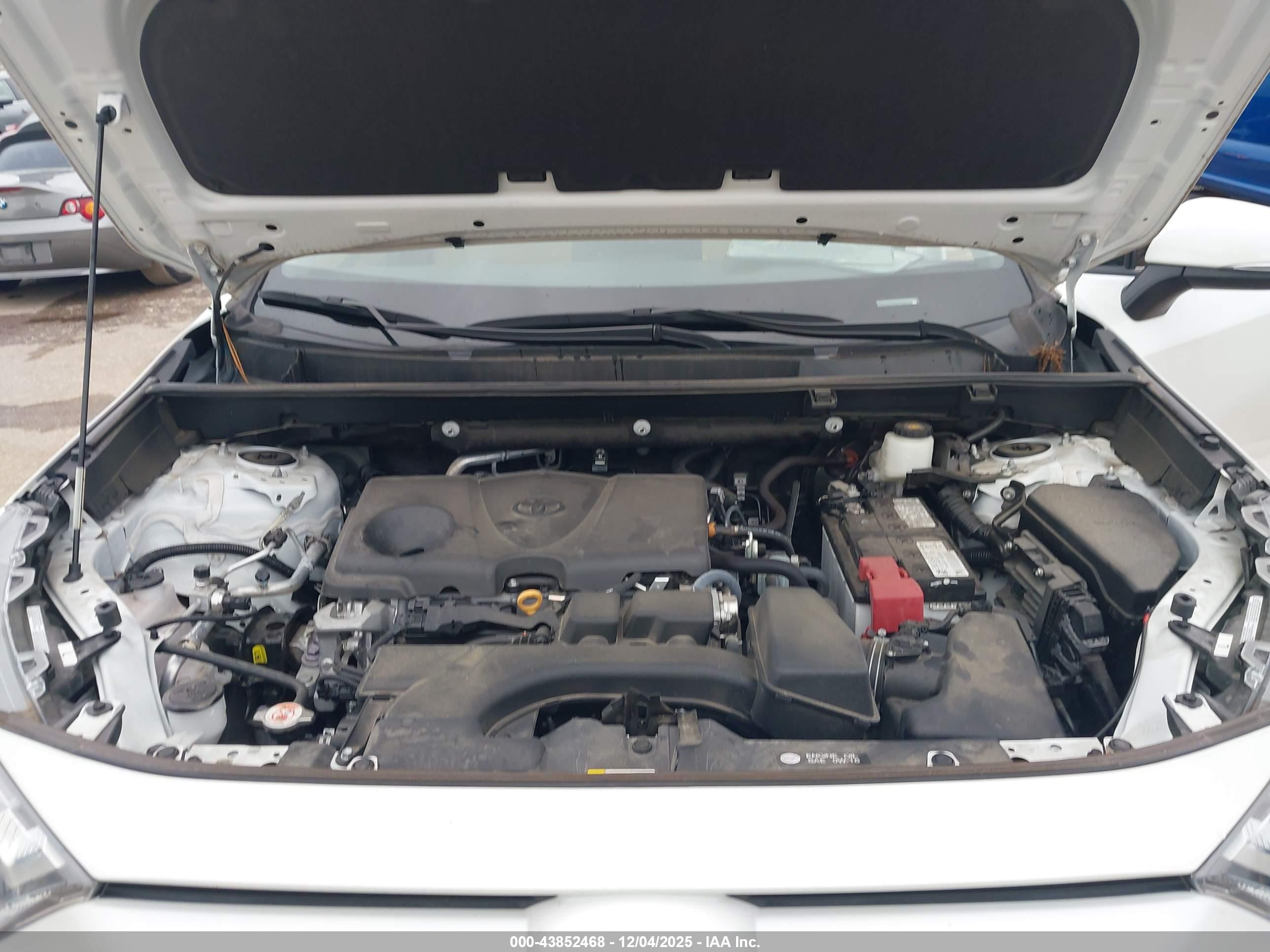 TOYOTA RAV4 image 10