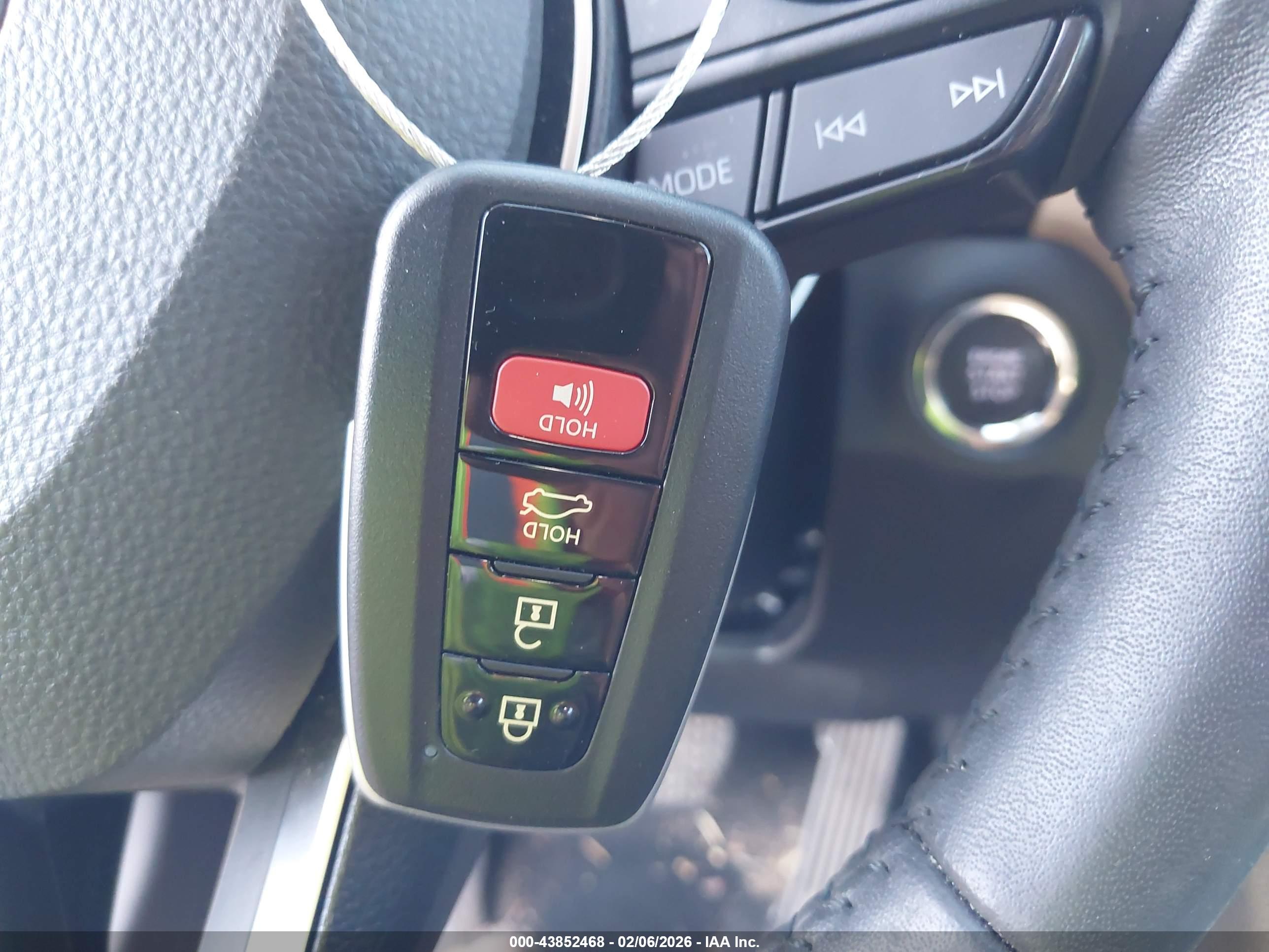 TOYOTA RAV4 image 11