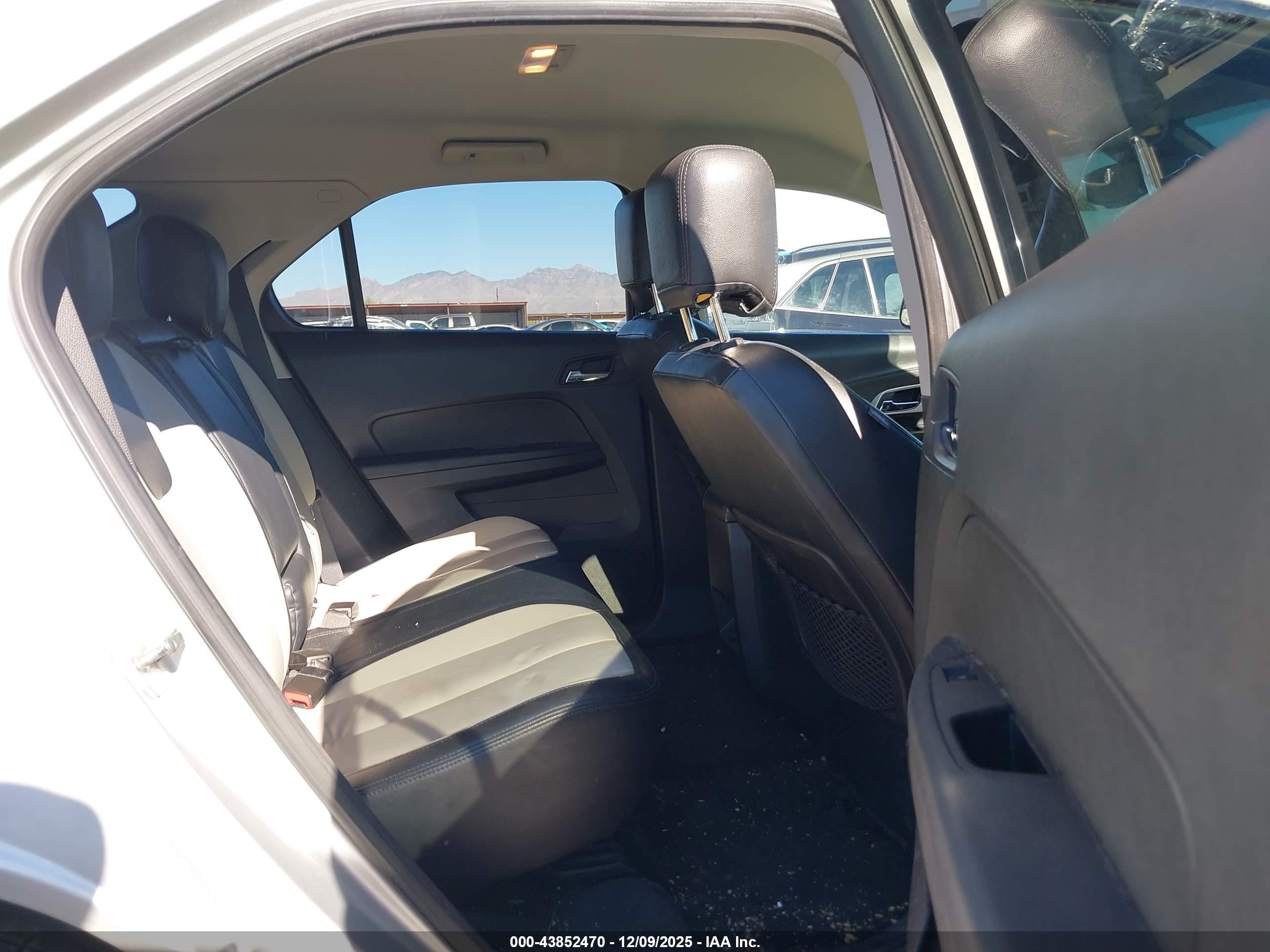 CHEVROLET EQUINOX image 8