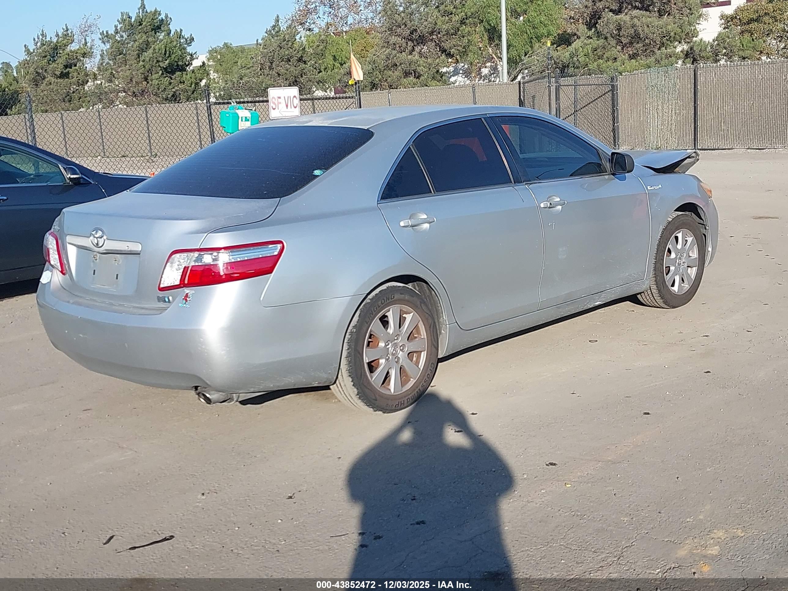 TOYOTA CAMRY image 4
