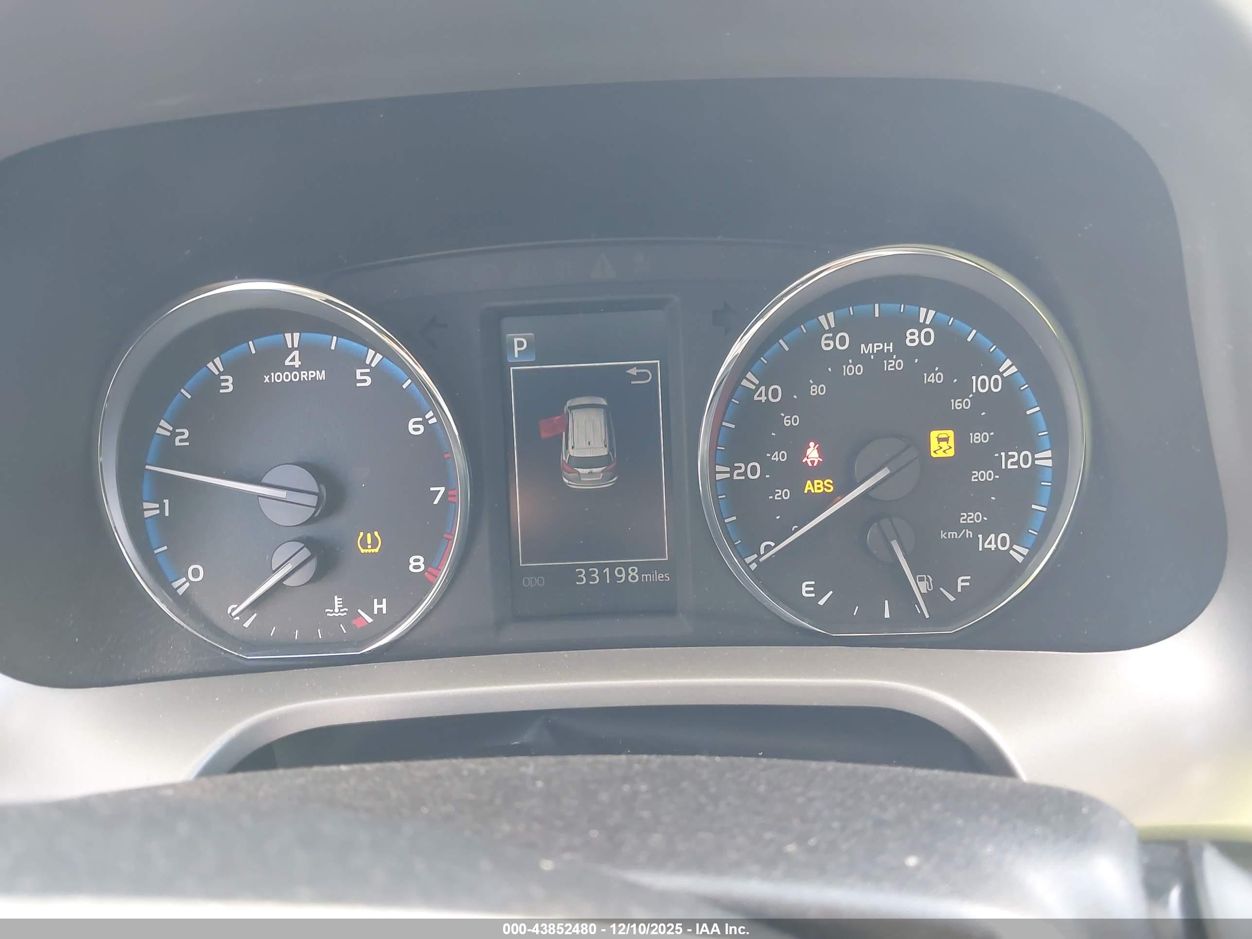 TOYOTA RAV4 image 7