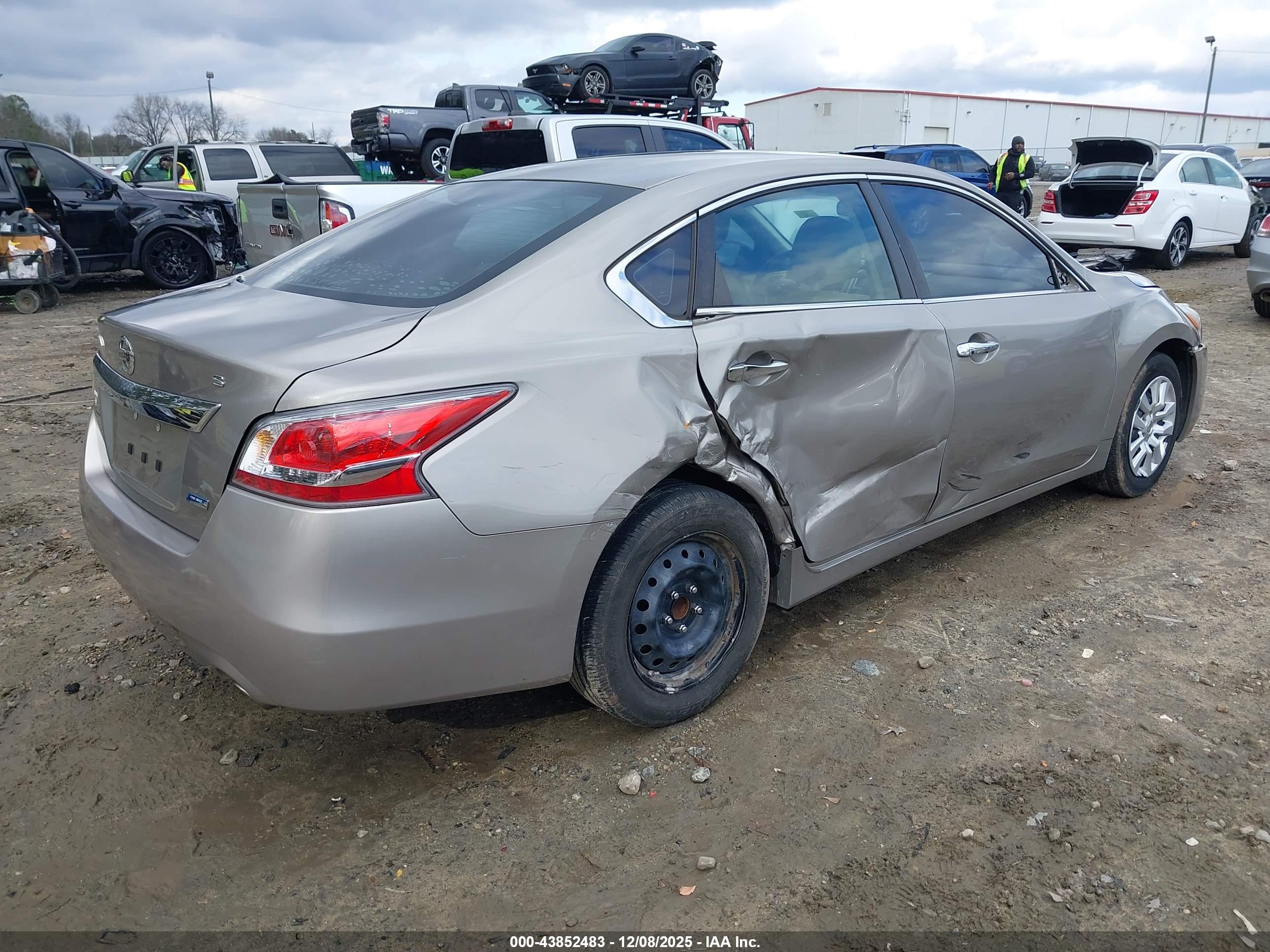 NISSAN ALTIMA image 4