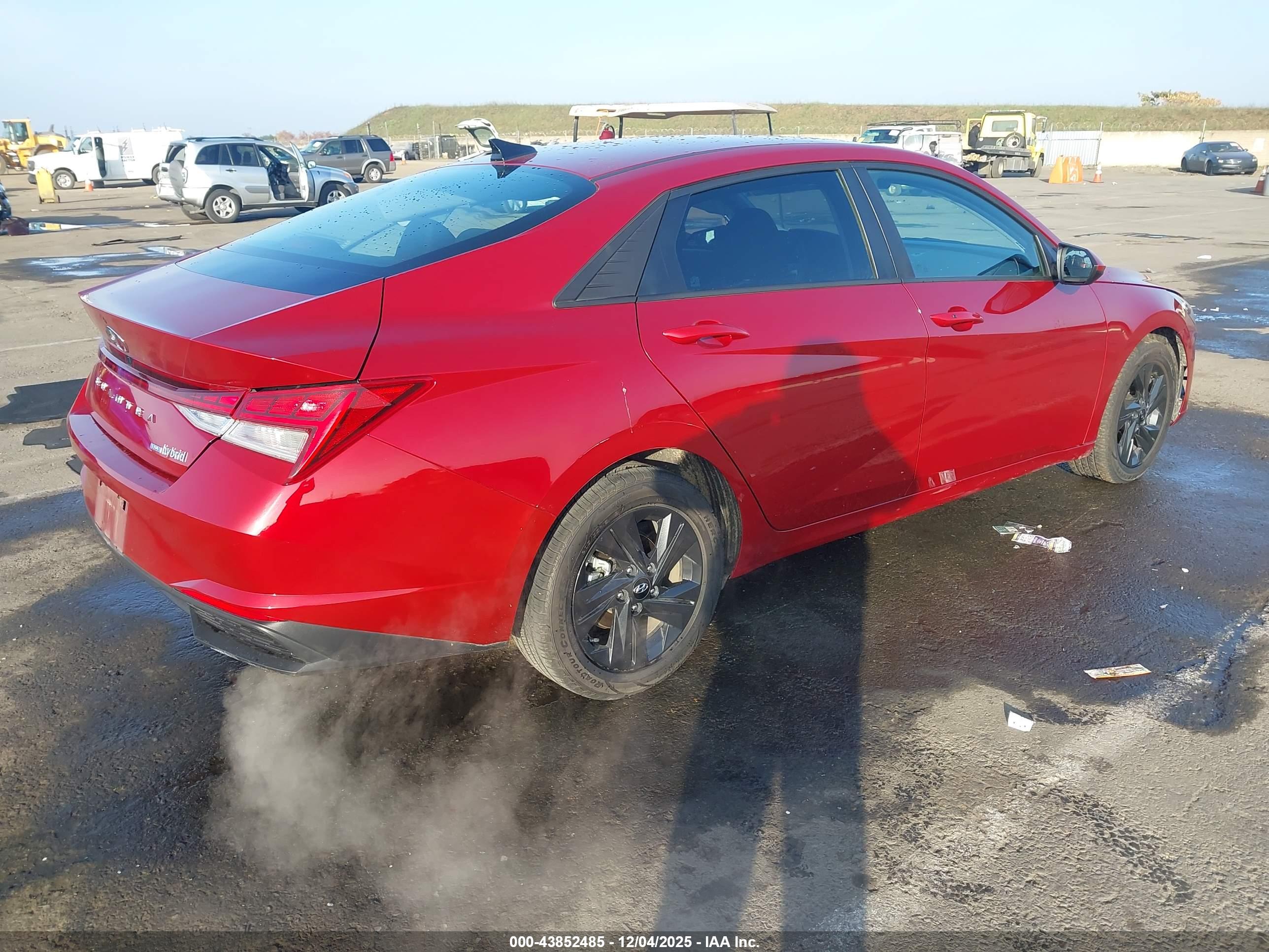HYUNDAI ELANTRA image 4