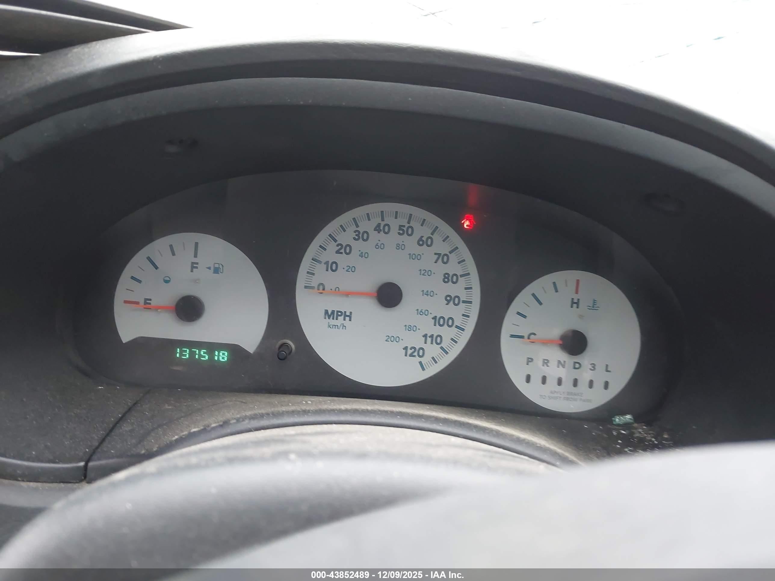 DODGE CARAVAN image 7