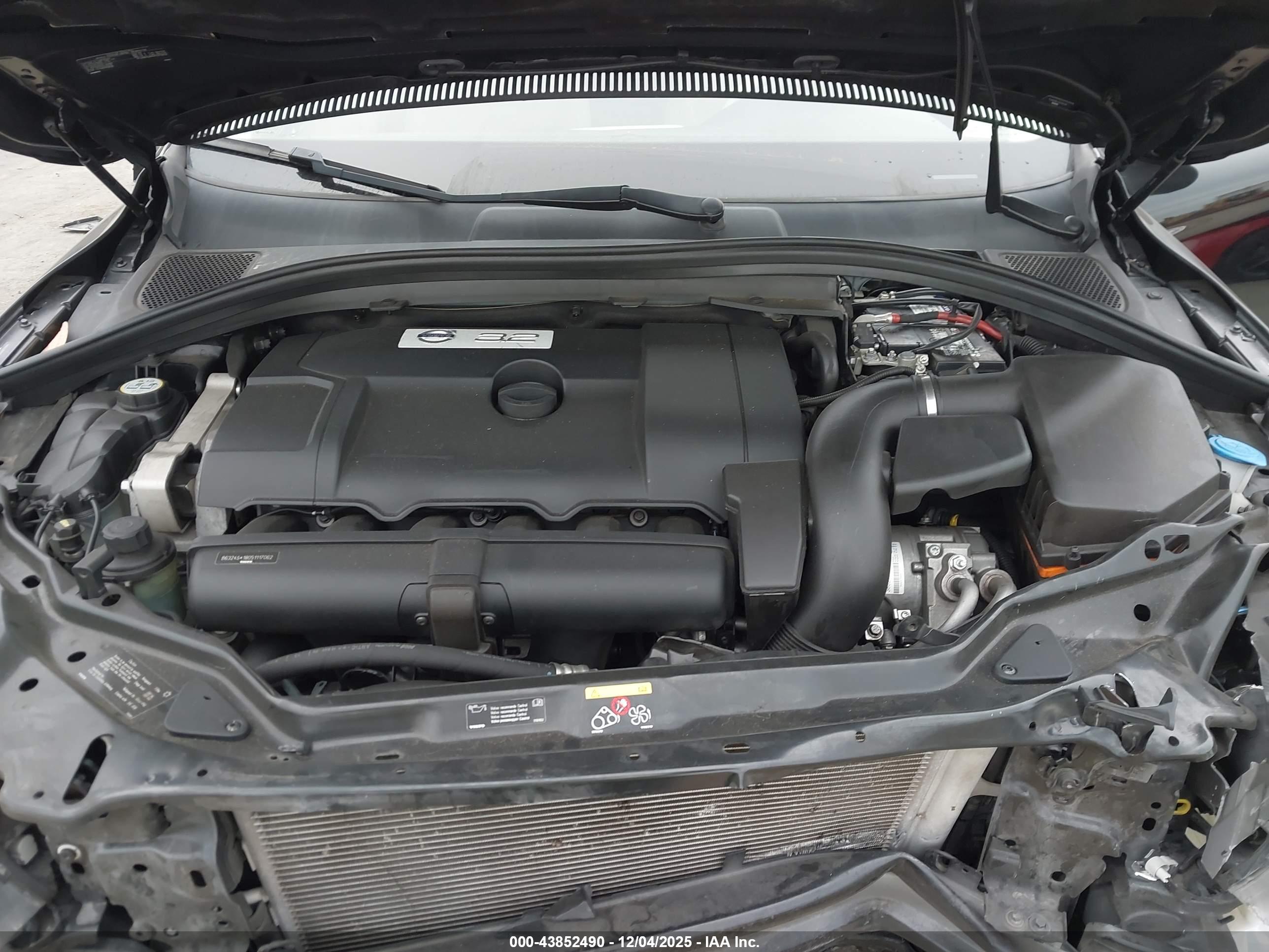 VOLVO XC60 image 10