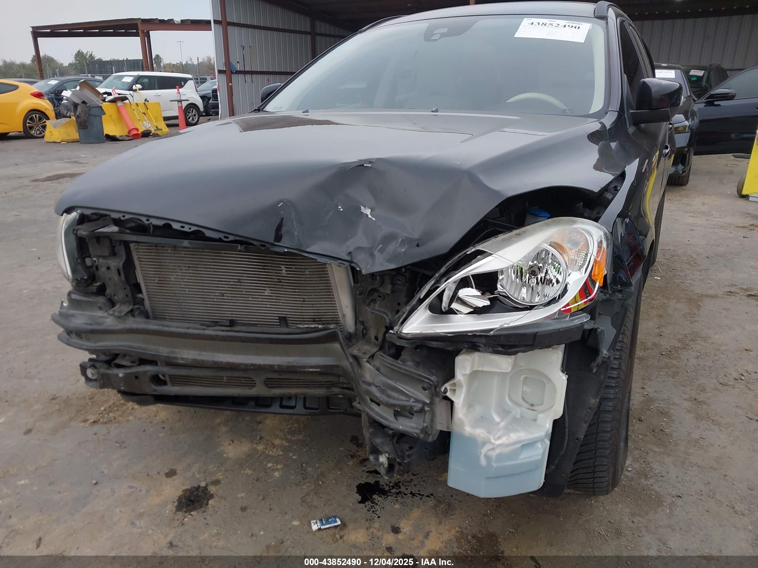 VOLVO XC60 image 6