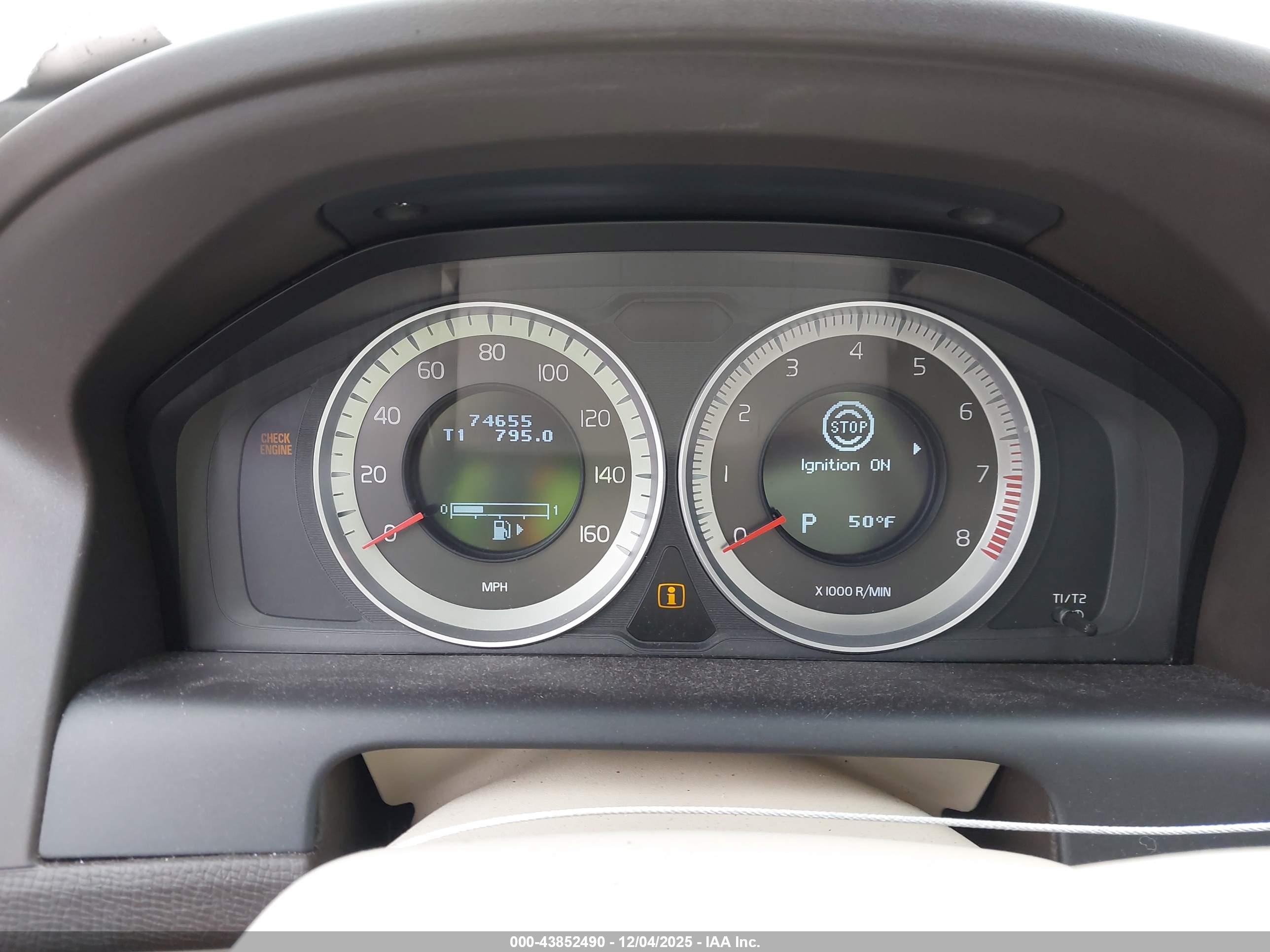 VOLVO XC60 image 7