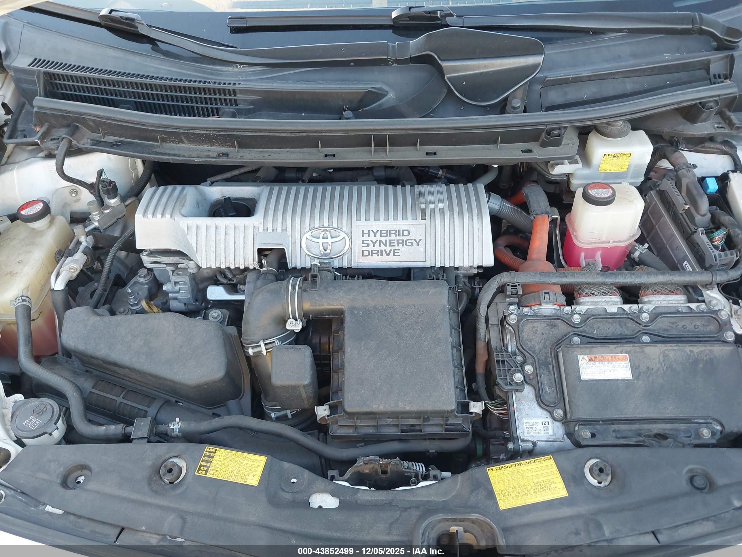 TOYOTA PRIUS image 10