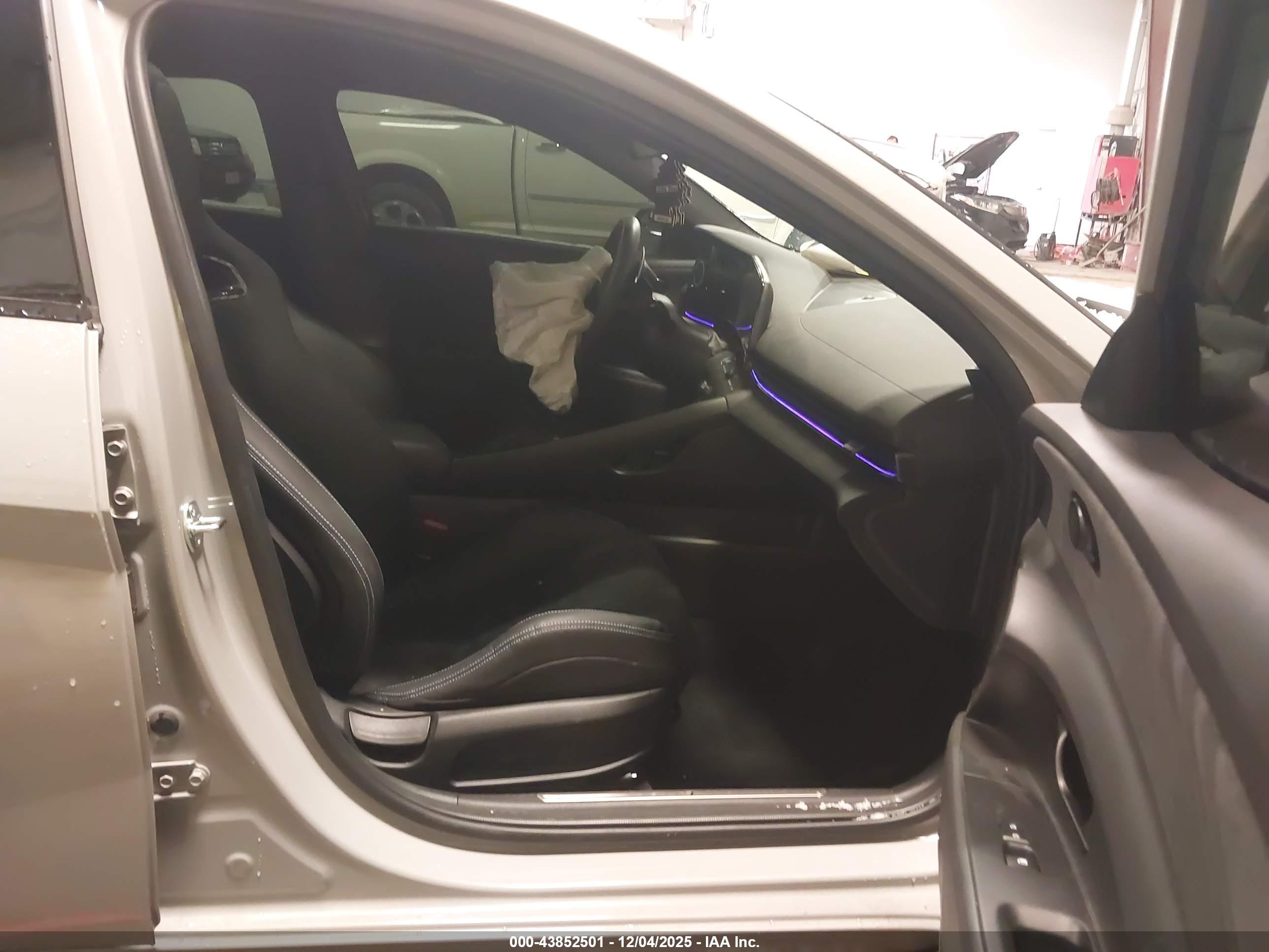 HYUNDAI ELANTRA image 5