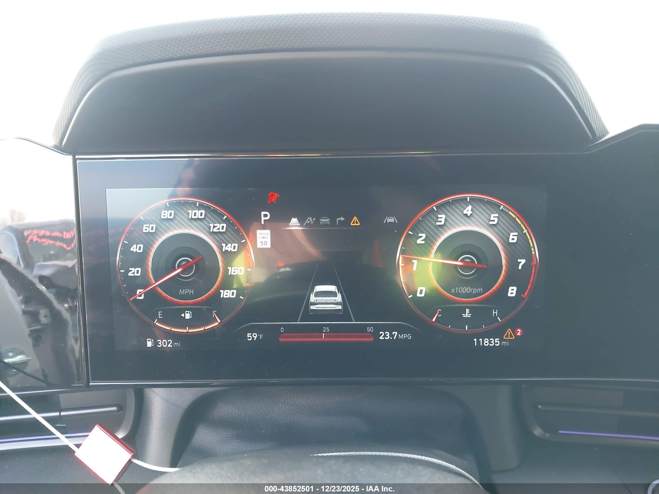 HYUNDAI ELANTRA image 7