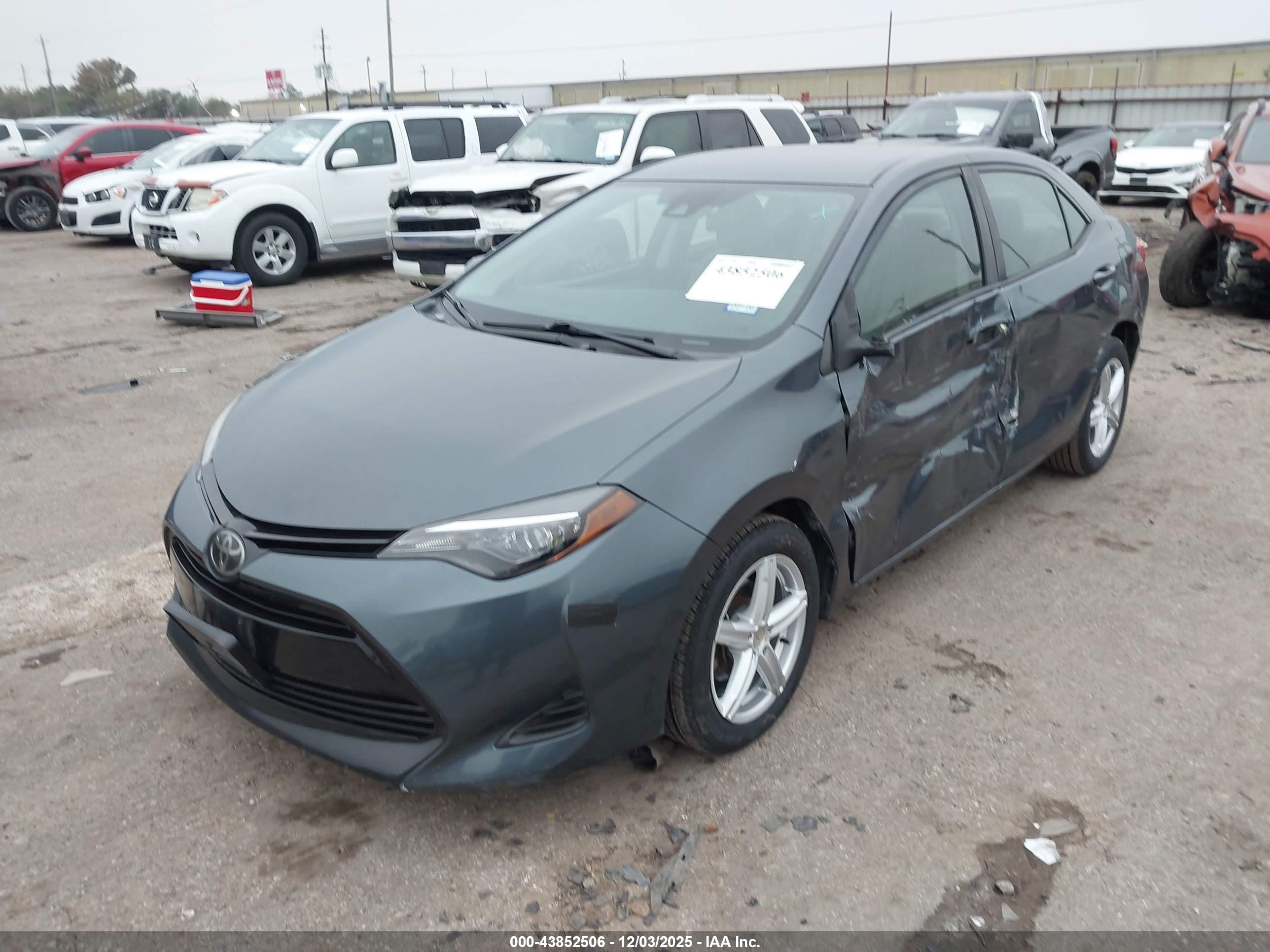 TOYOTA COROLLA image 2