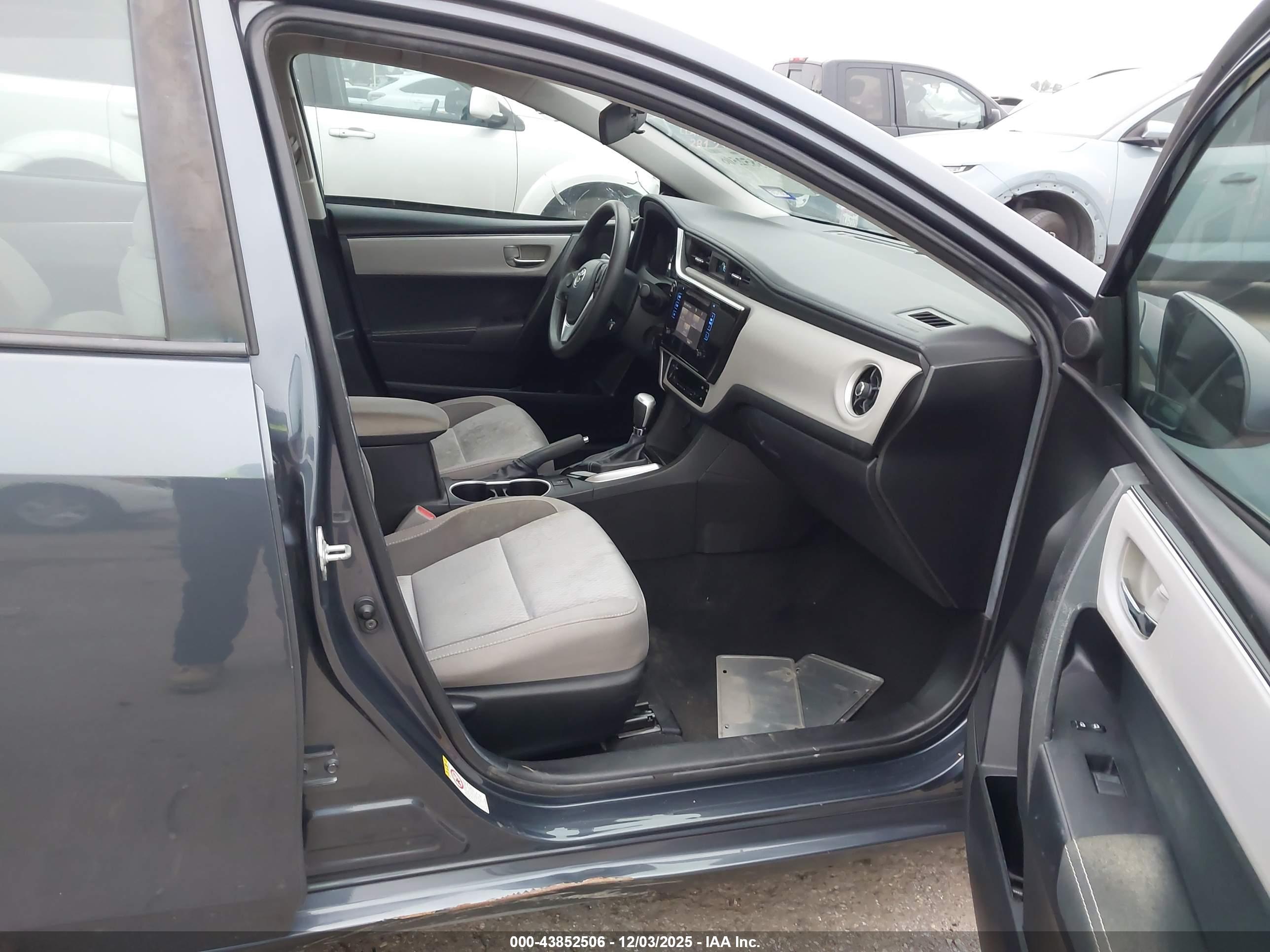 TOYOTA COROLLA image 5