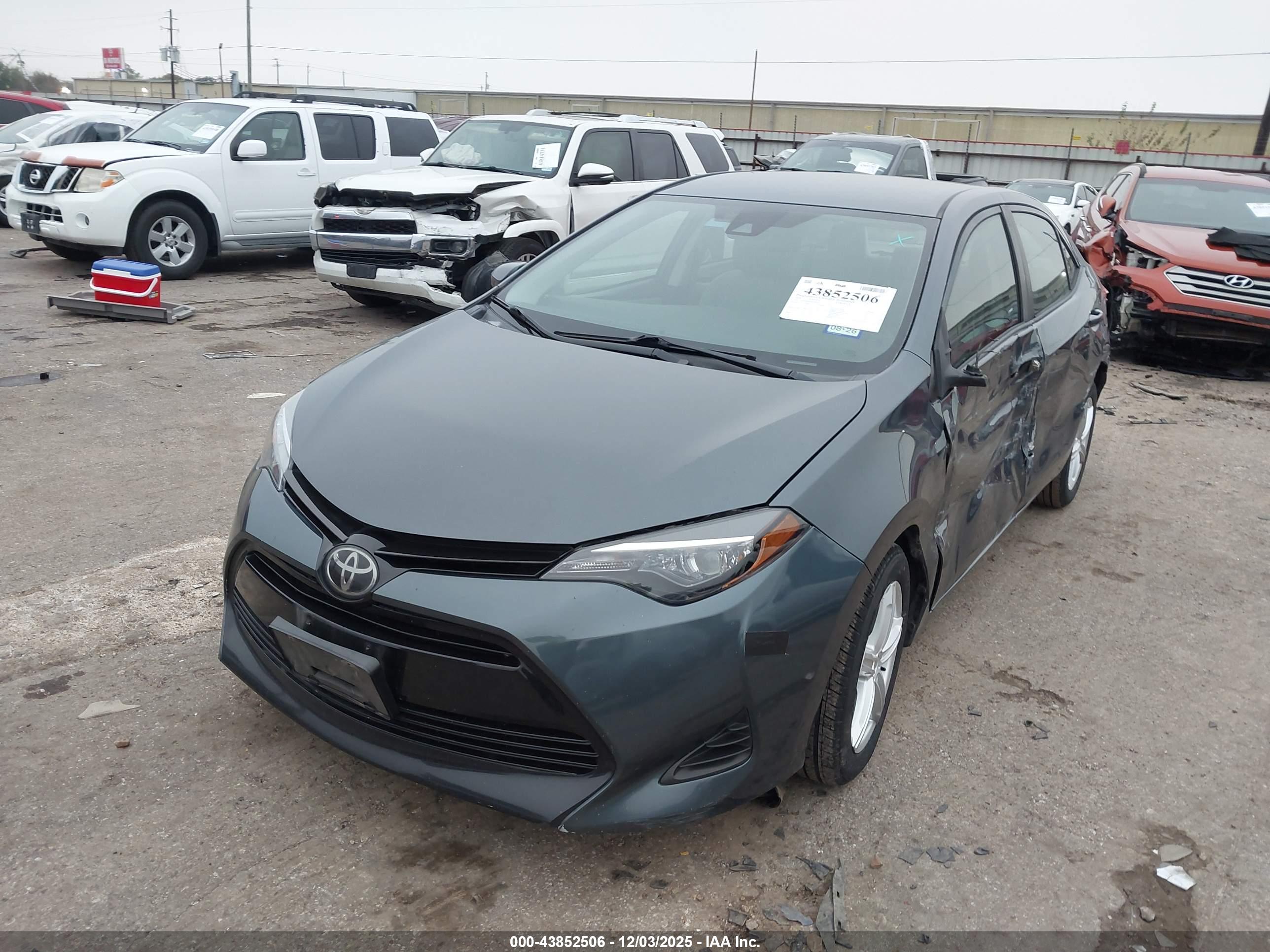 TOYOTA COROLLA image 6