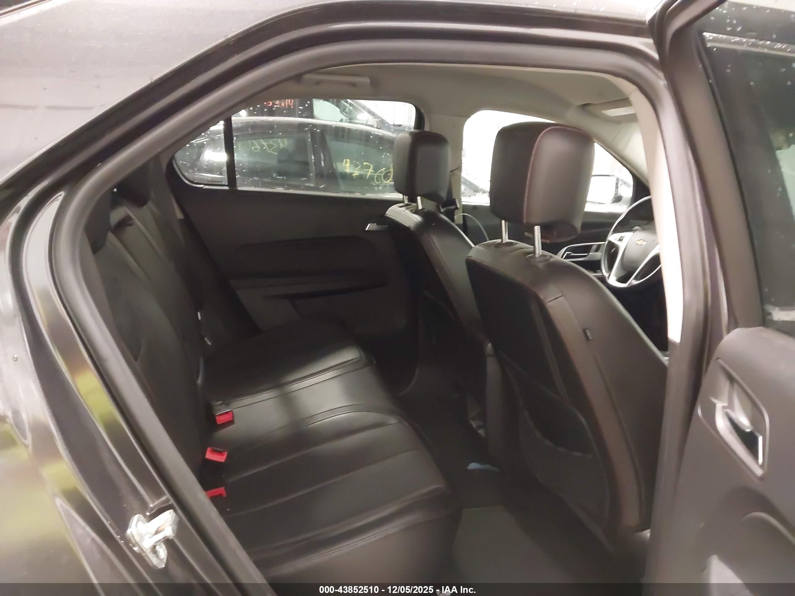 CHEVROLET EQUINOX image 8