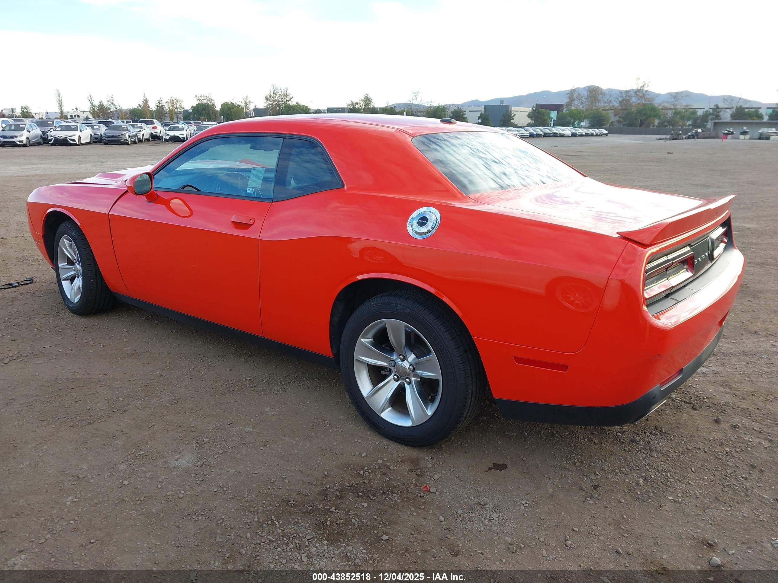 DODGE CHALLENGER image 3