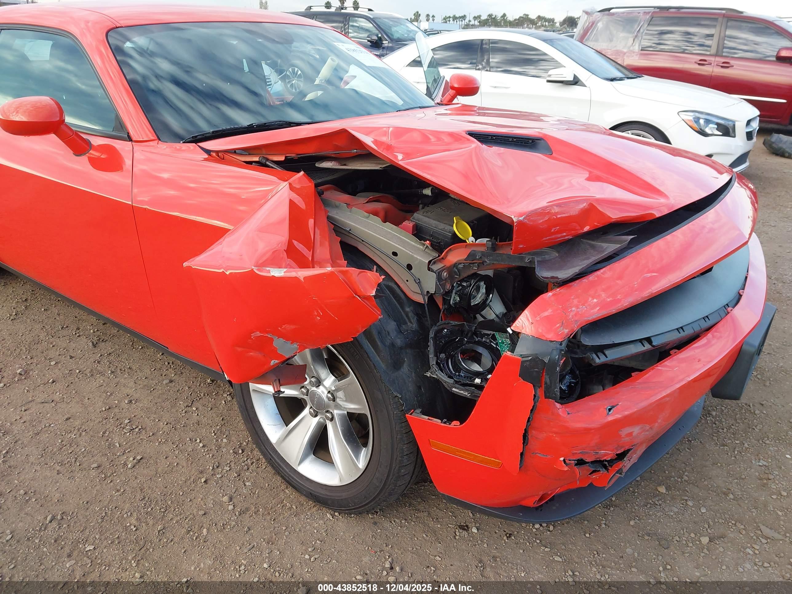 DODGE CHALLENGER image 6