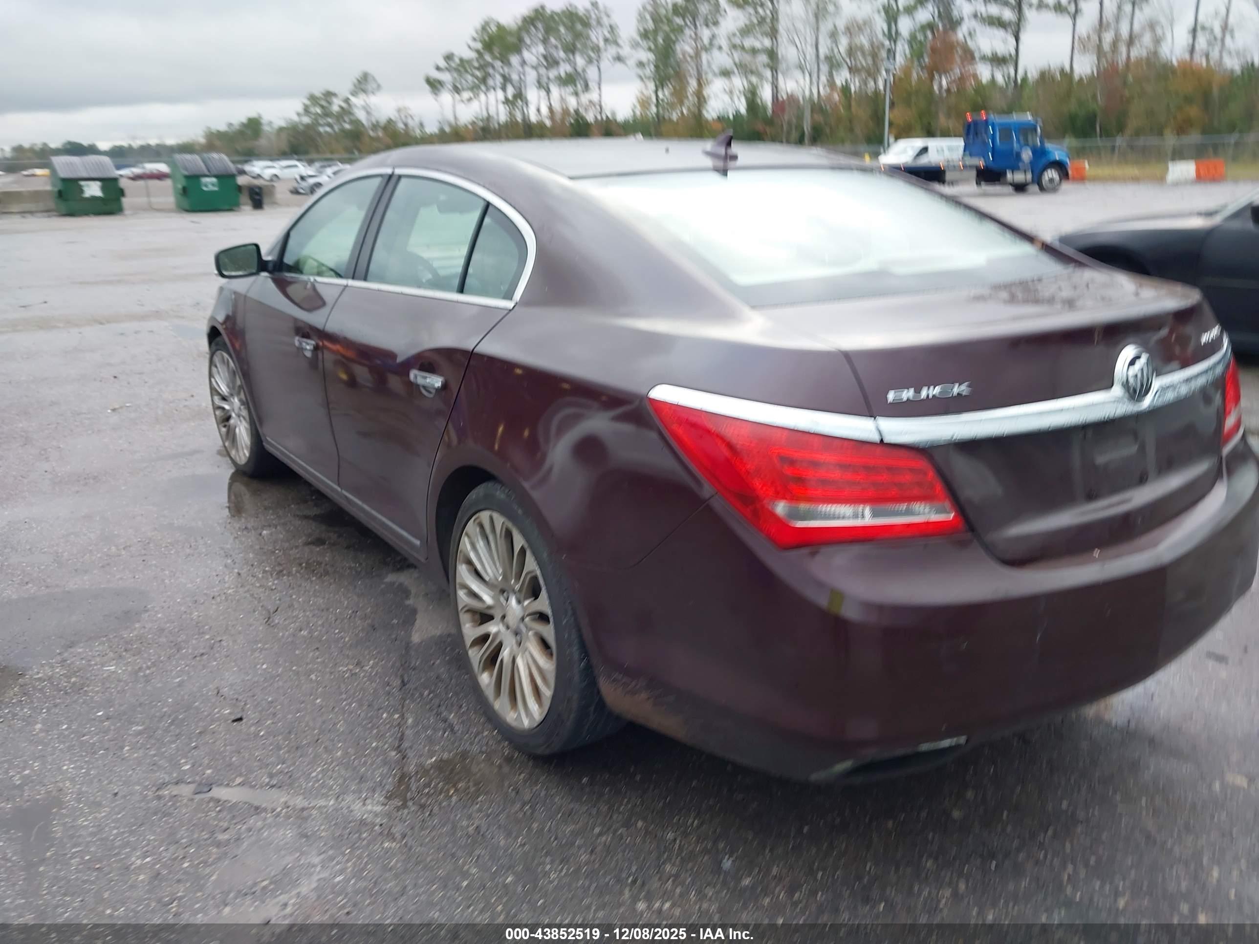 BUICK LACROSSE image 3