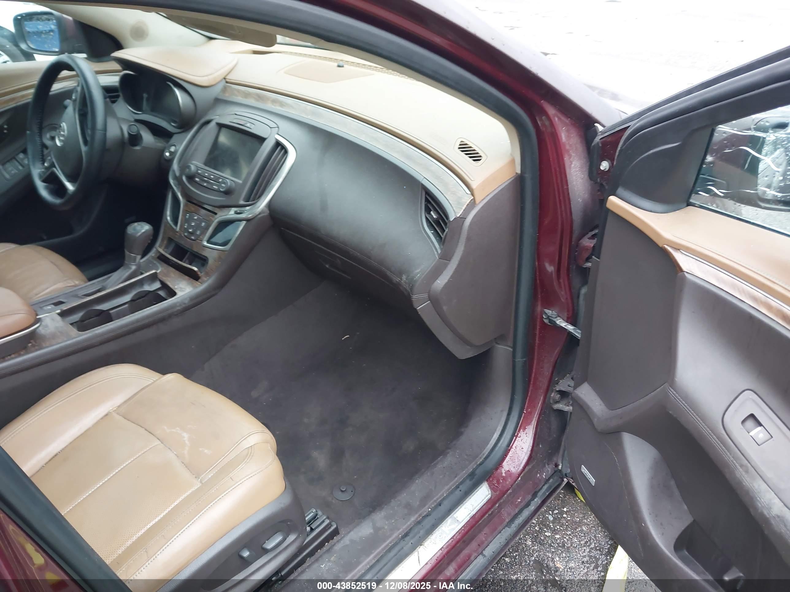 BUICK LACROSSE image 5