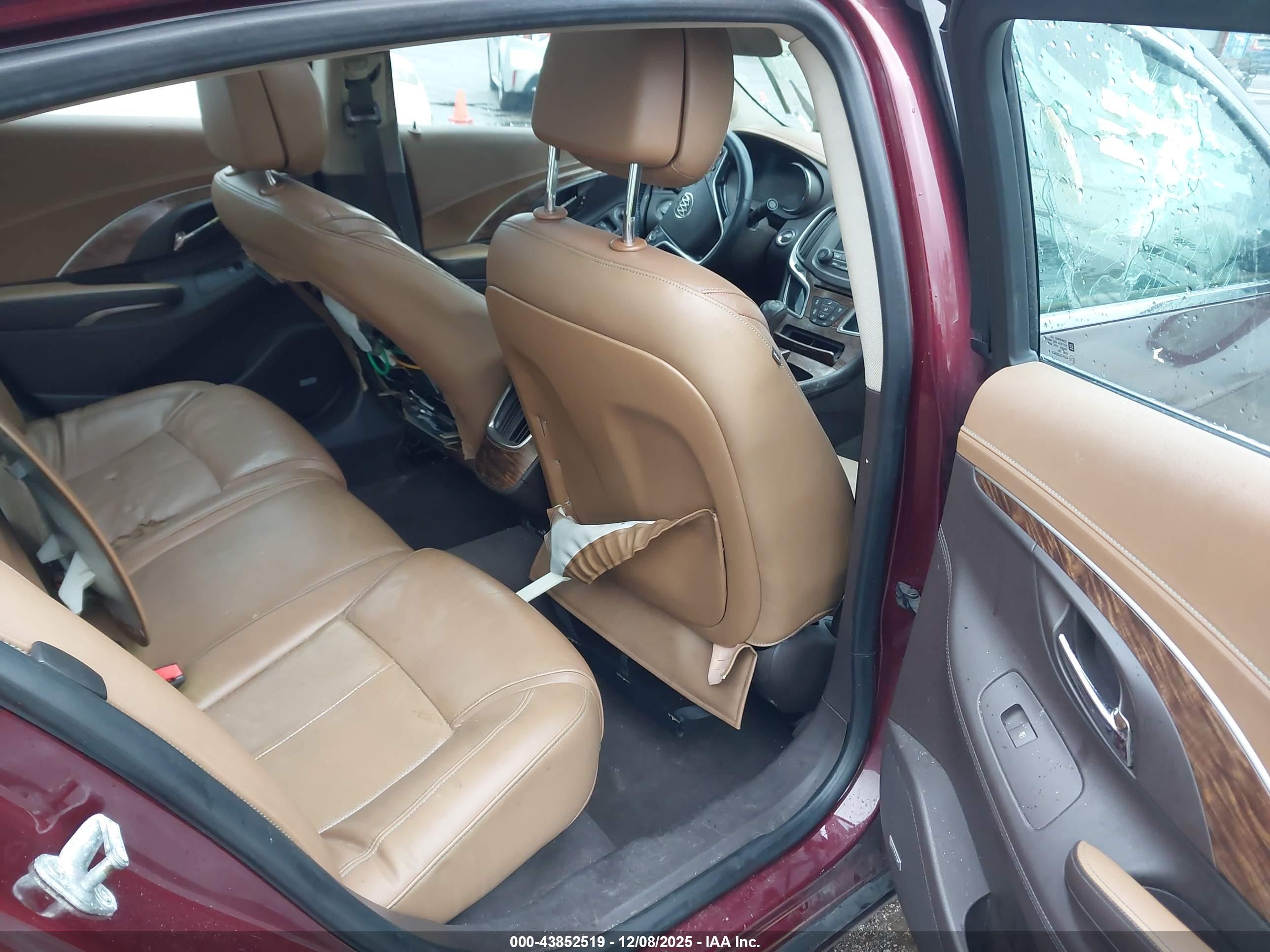 BUICK LACROSSE image 8