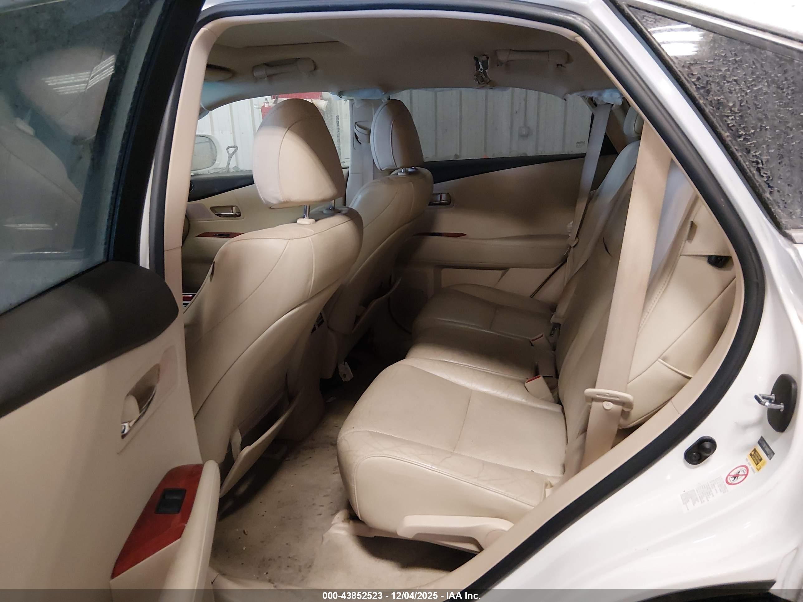 LEXUS RX image 8