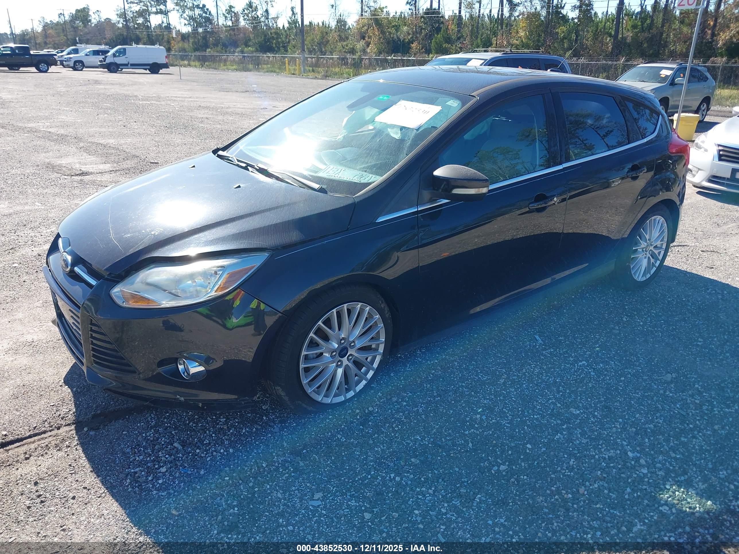 FORD FOCUS image 2