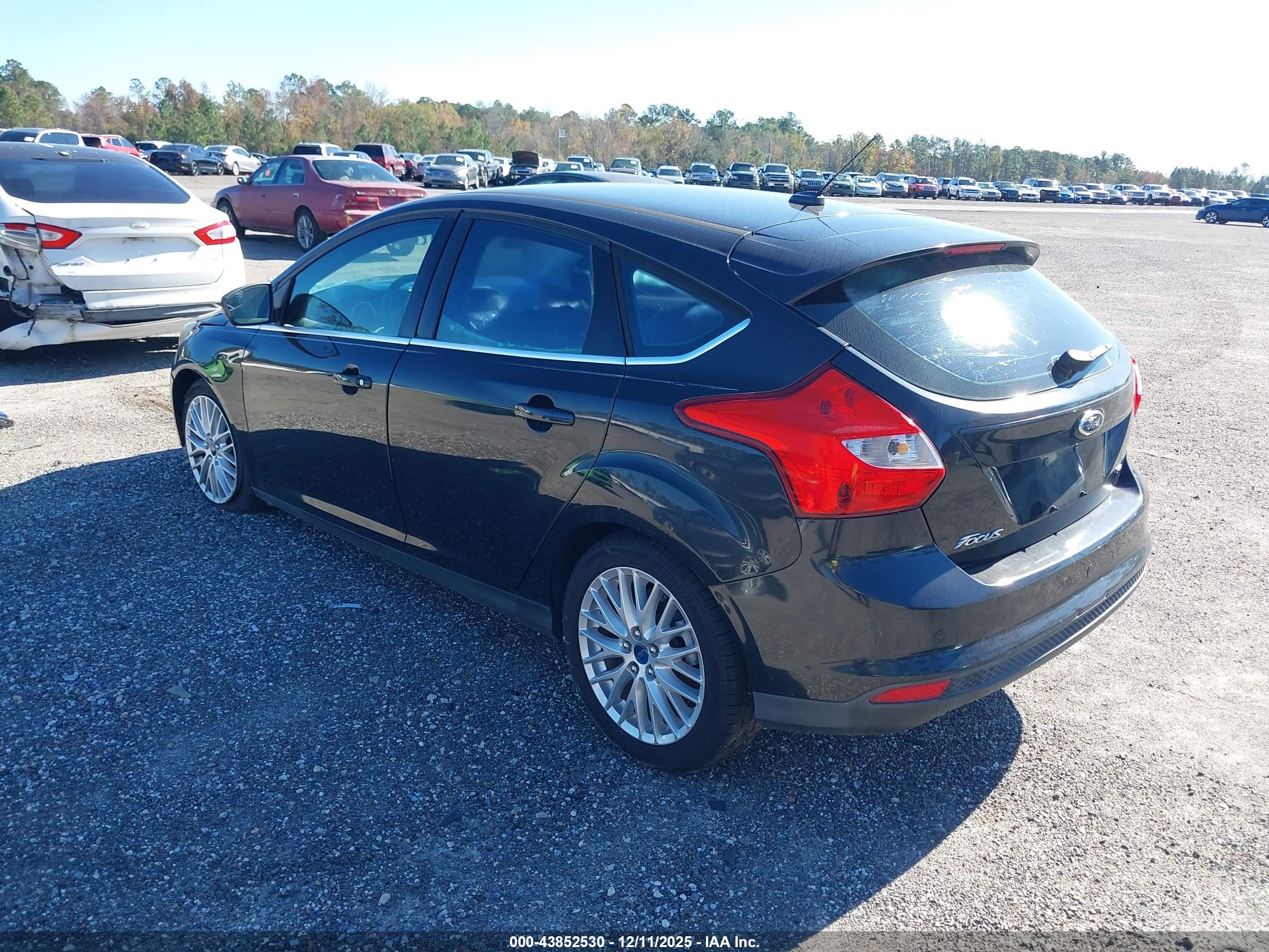 FORD FOCUS image 3
