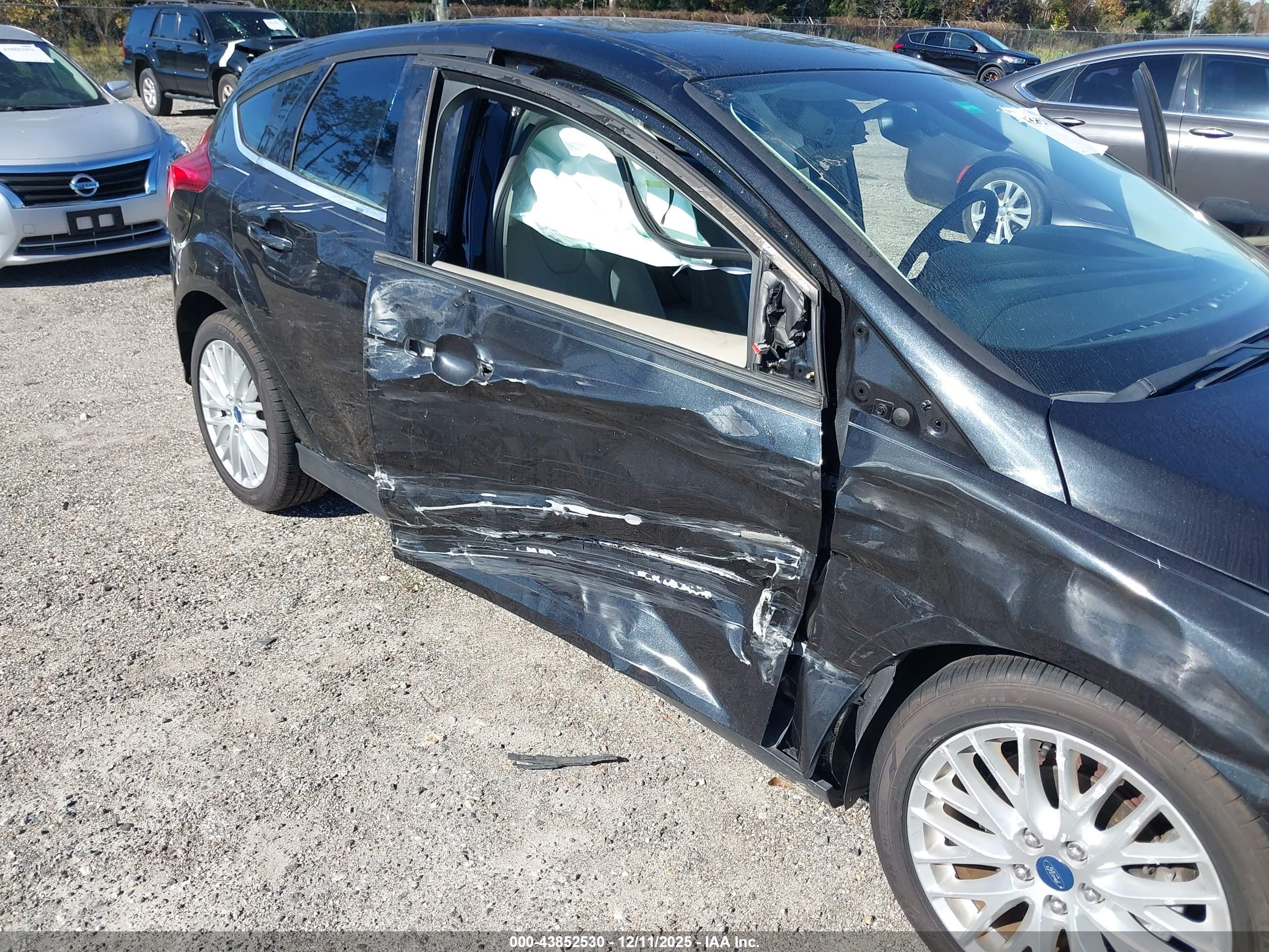 FORD FOCUS image 6