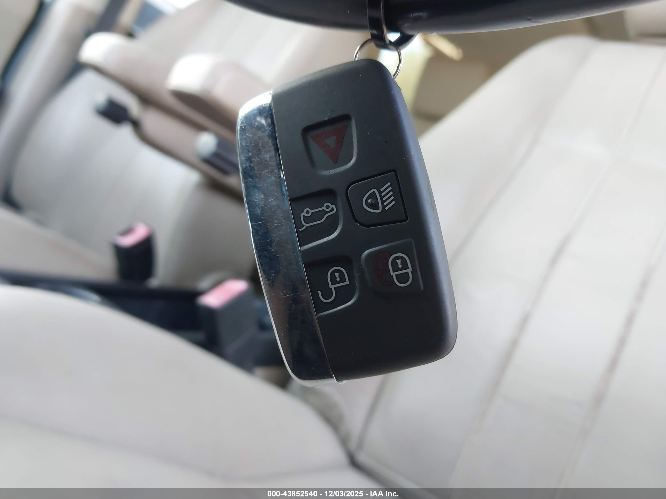 LAND ROVER image 11