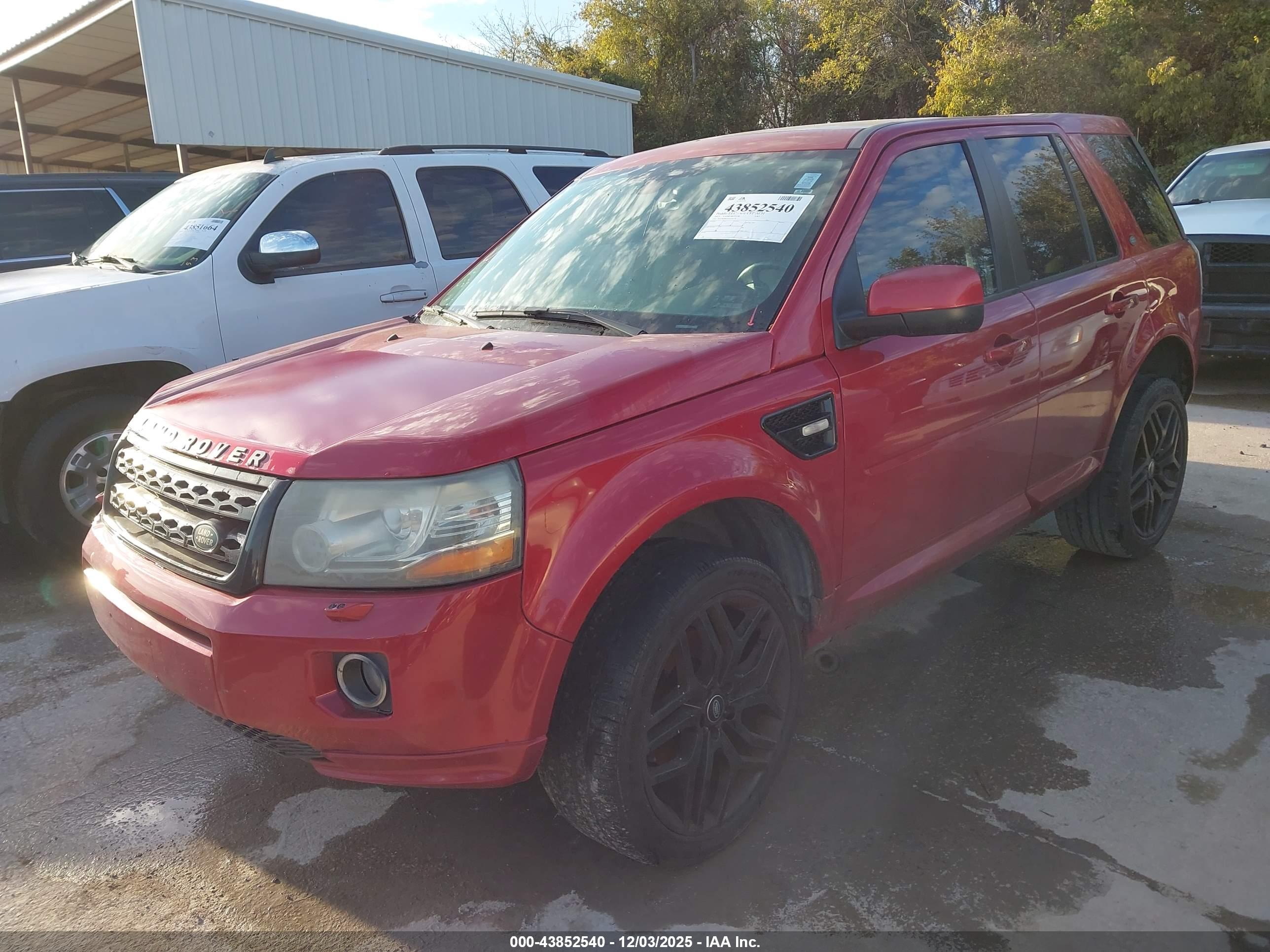 LAND ROVER image 2