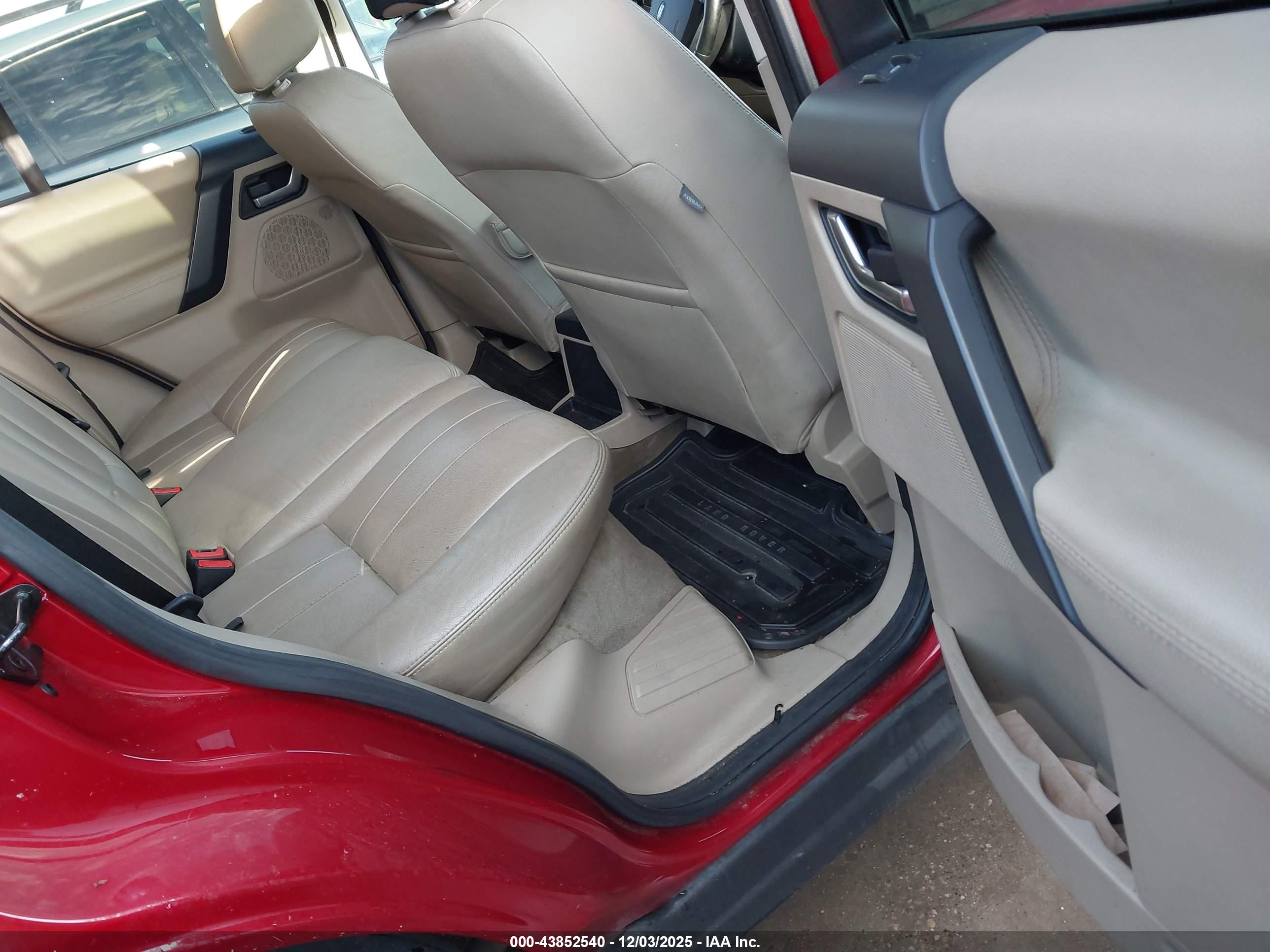 LAND ROVER image 8
